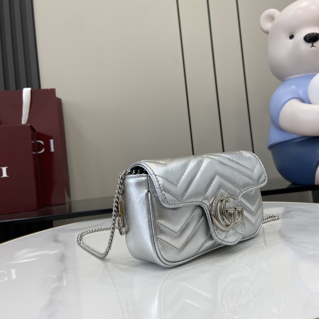 Gucci GG Marmont Super Mini Bag - DopestKickz