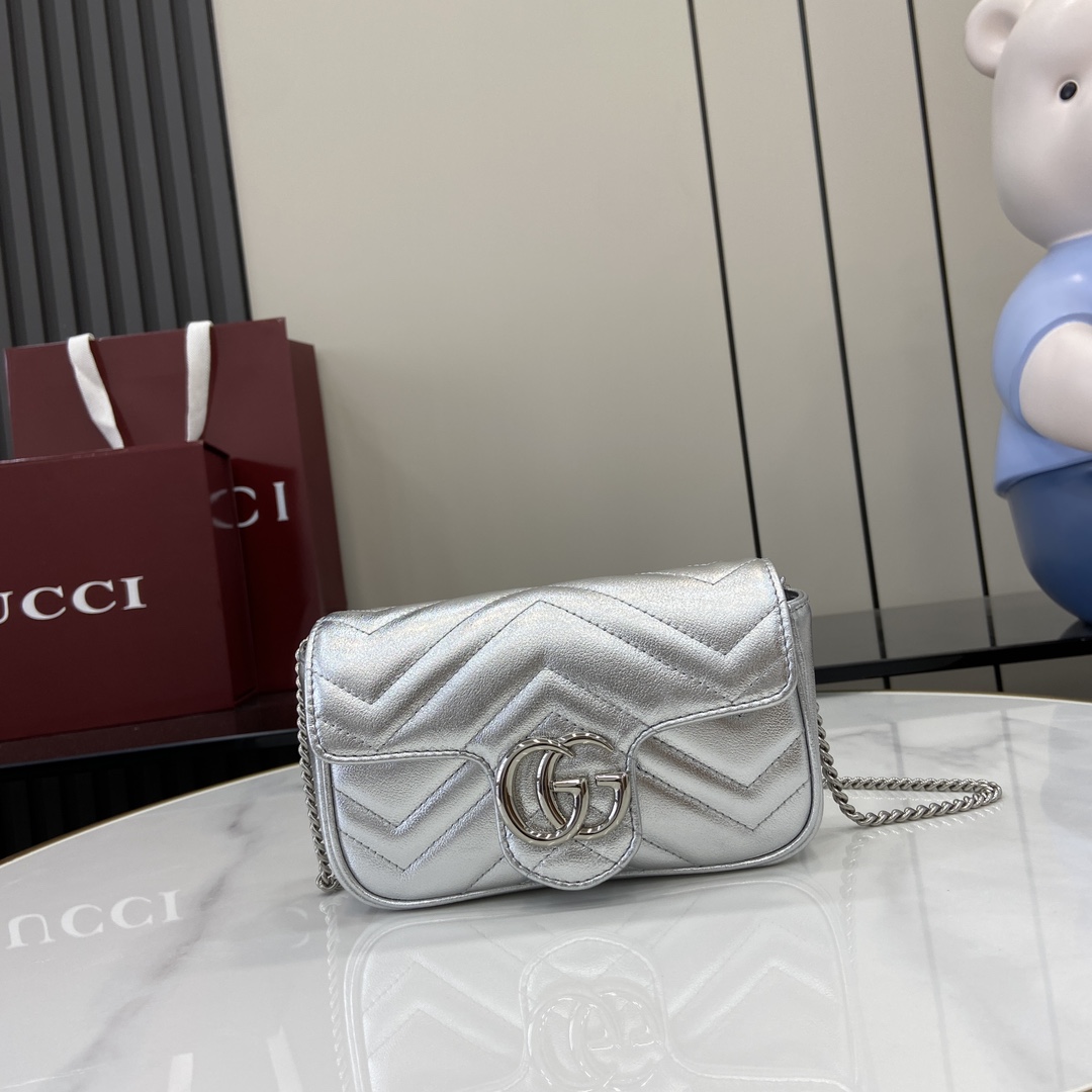 Gucci GG Marmont Super Mini Bag - DopestKickz