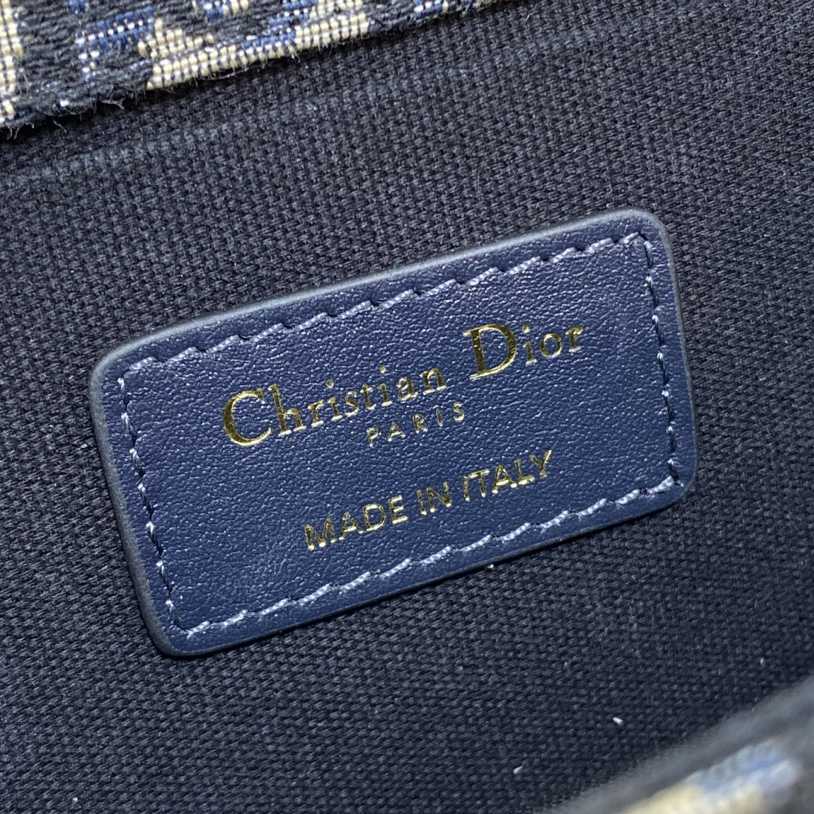 Dior 30 Montaigne East-West Bag With Chain  - DopestKickz