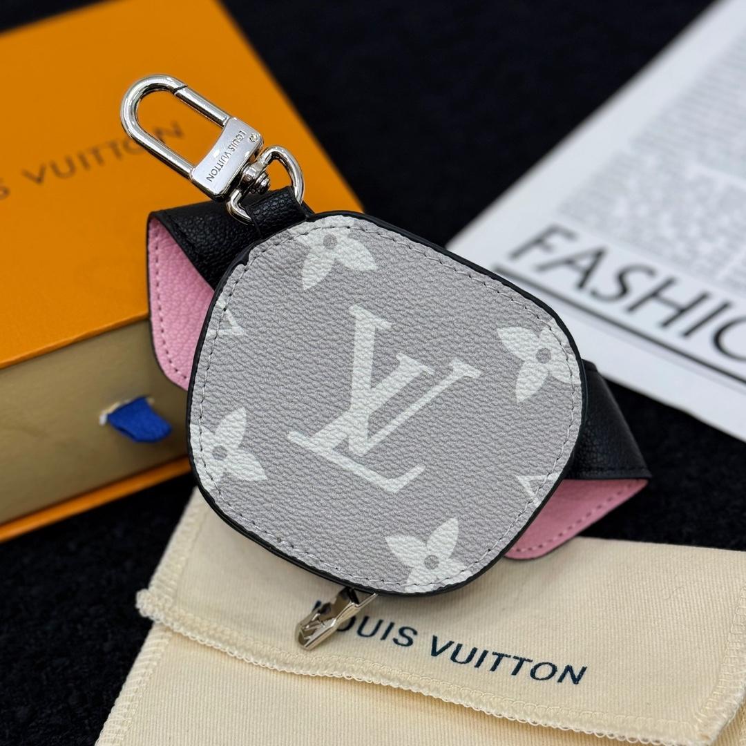 Louis Vuitton 57th Street NYC LV Dog Bag Charm  M02272 - DopestKickz