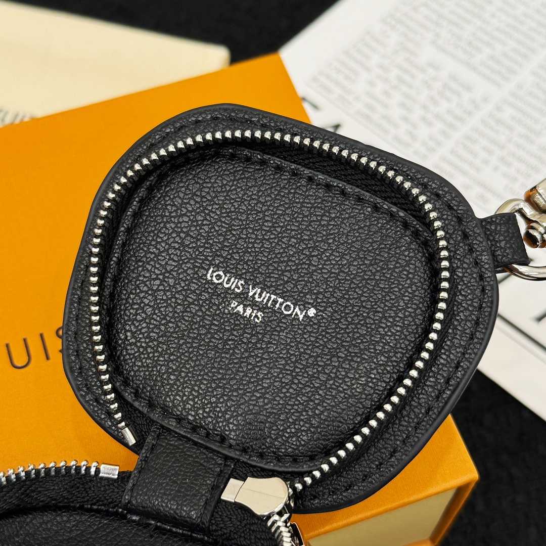 Louis Vuitton 57th Street NYC LV Dog Bag Charm  M02272 - DopestKickz