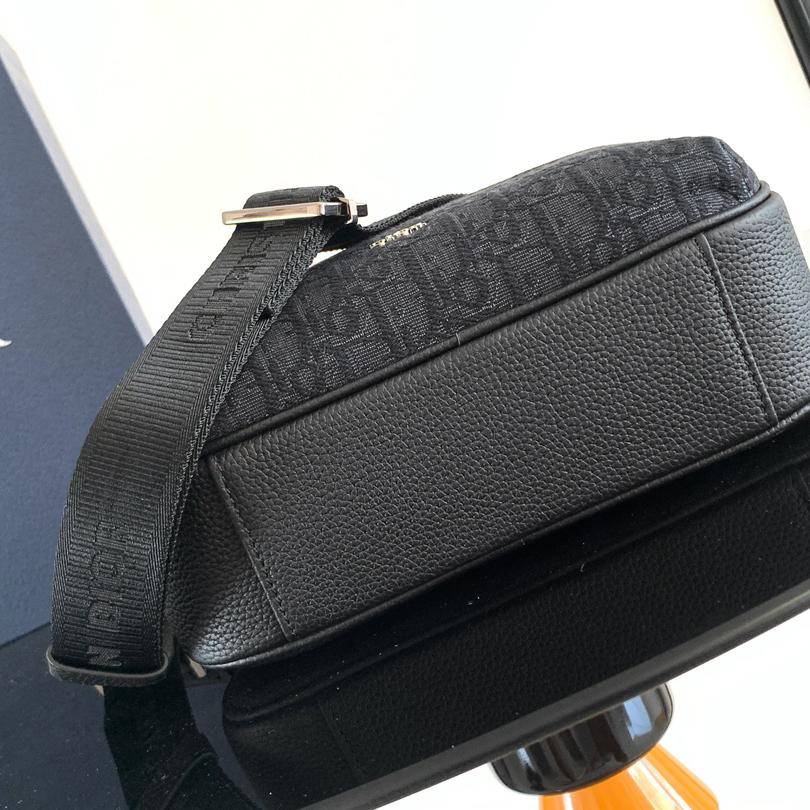 Dior Rider 2.0 Zipped Messenger Bag  - DopestKickz