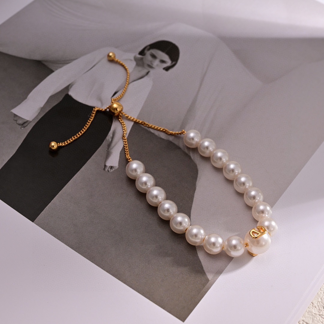 Valenti VLogo Signature Metal And Resin Pearls Bracelet  - DopestKickz