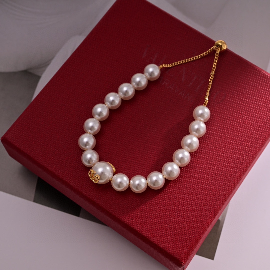 Valenti VLogo Signature Metal And Resin Pearls Bracelet  - DopestKickz
