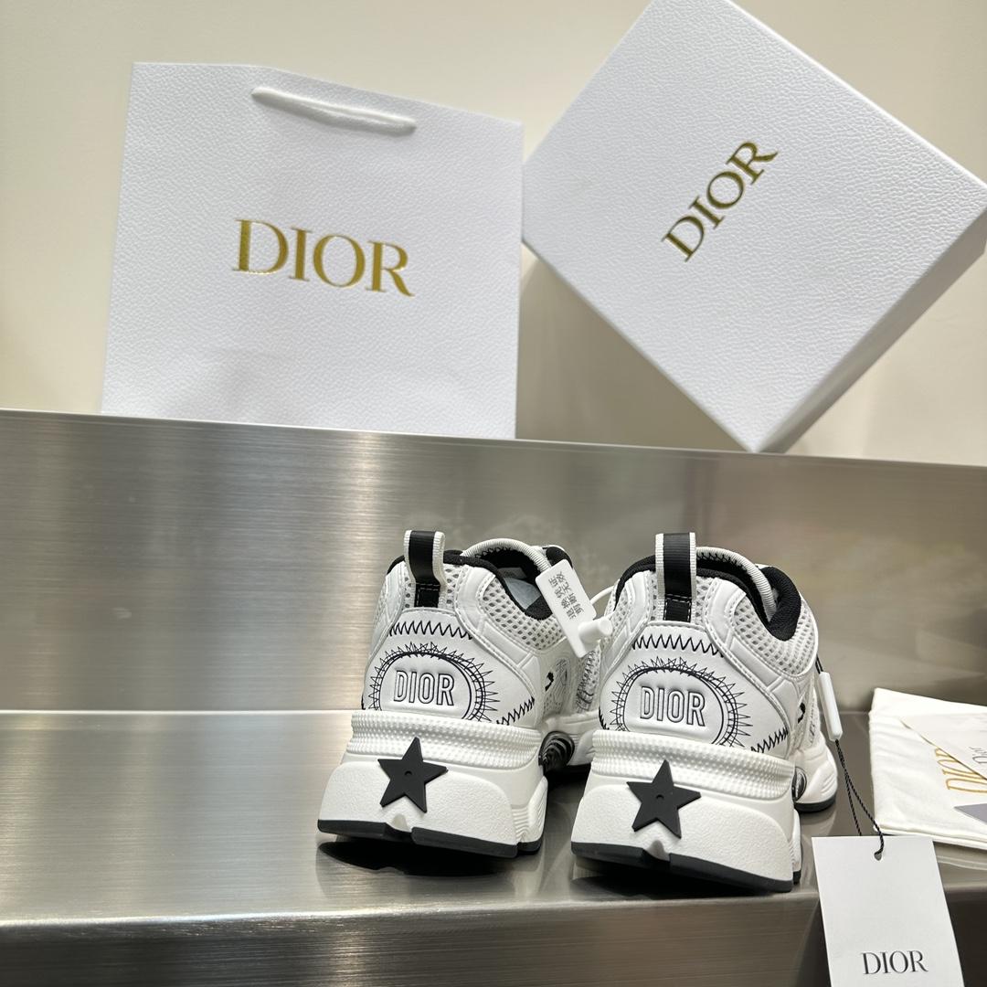 Dior Chrono Sneaker   - DopestKickz