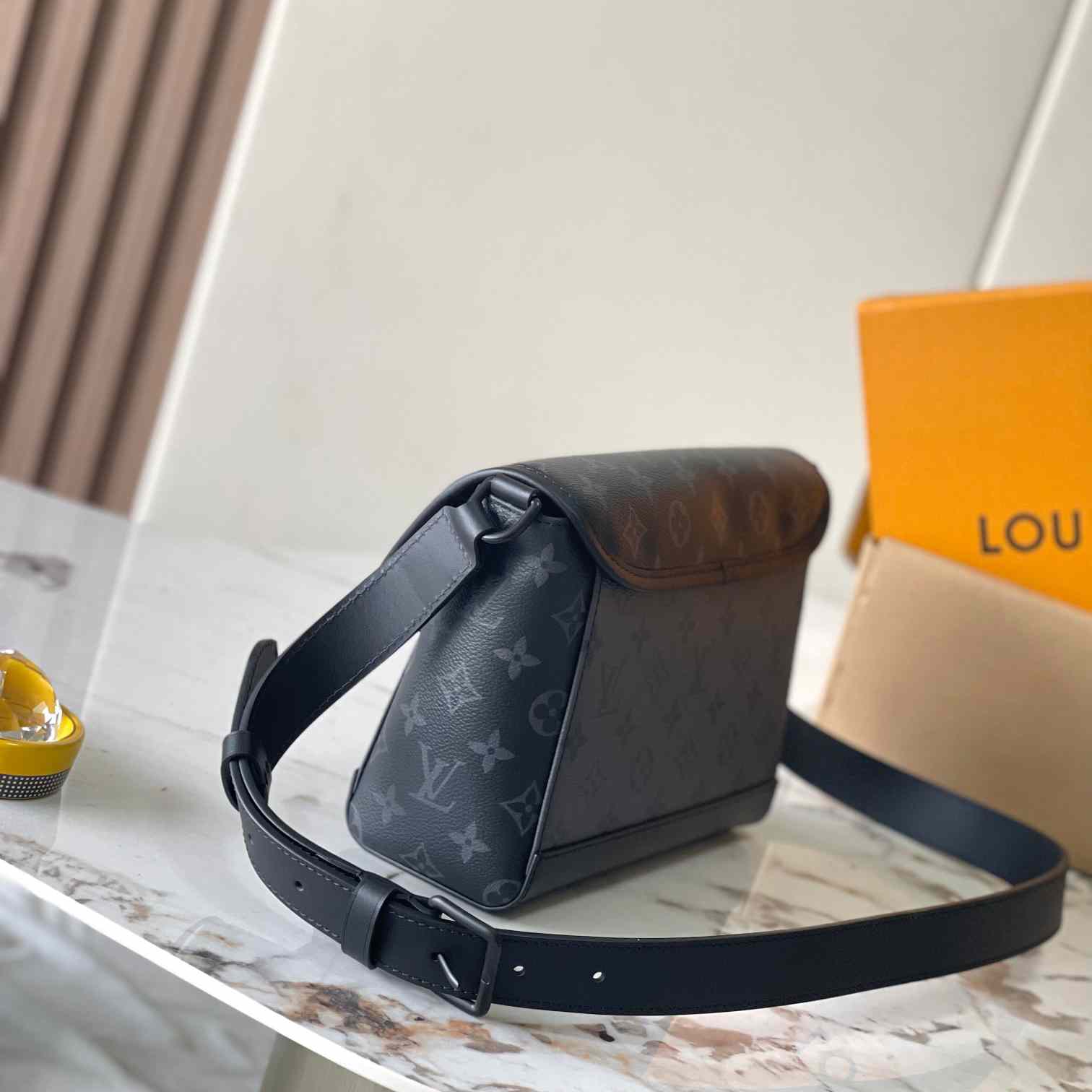 Louis Vuitton Pulse Messenger  M12681 - DopestKickz