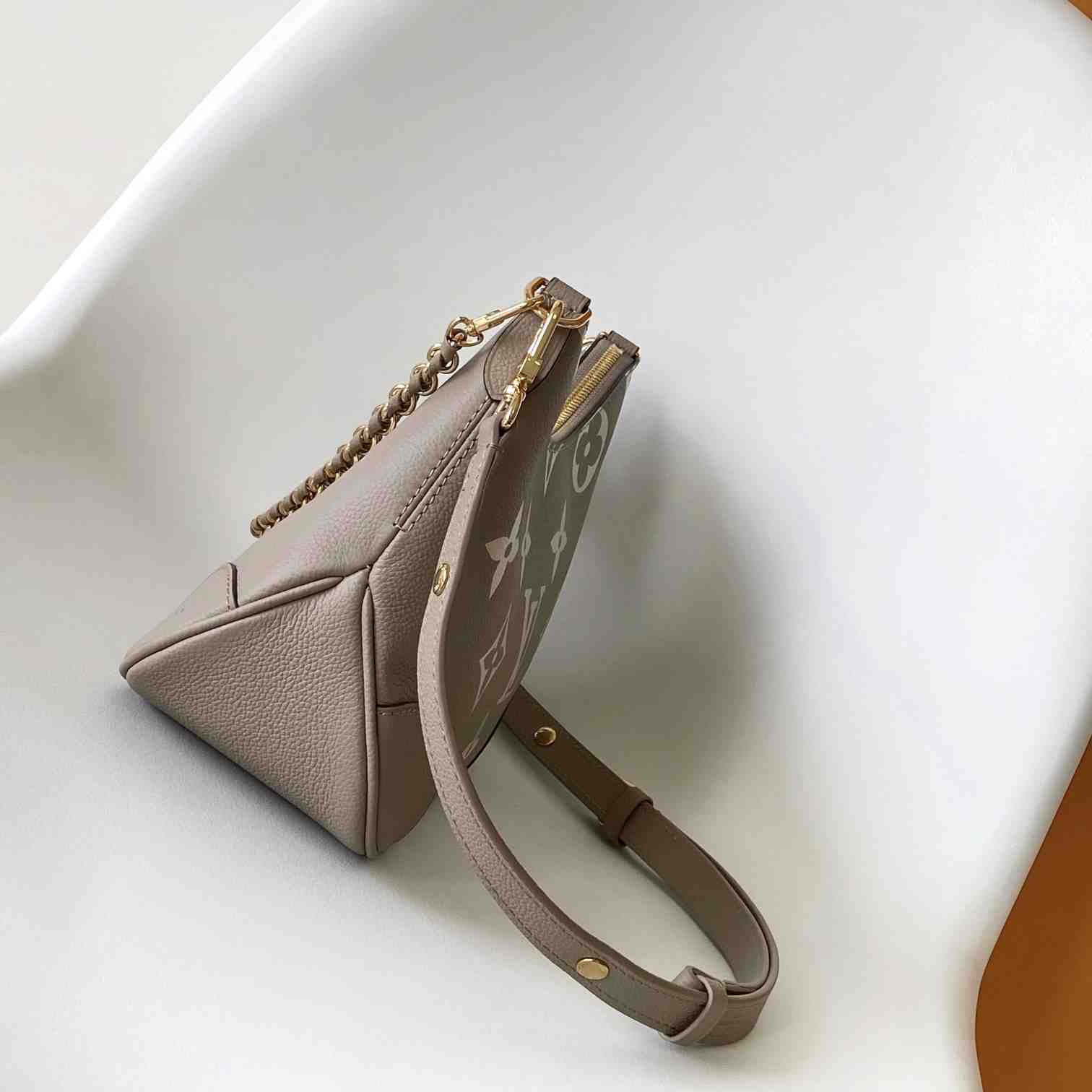 Louis Vuitton Boulogne  M13224 - DopestKickz