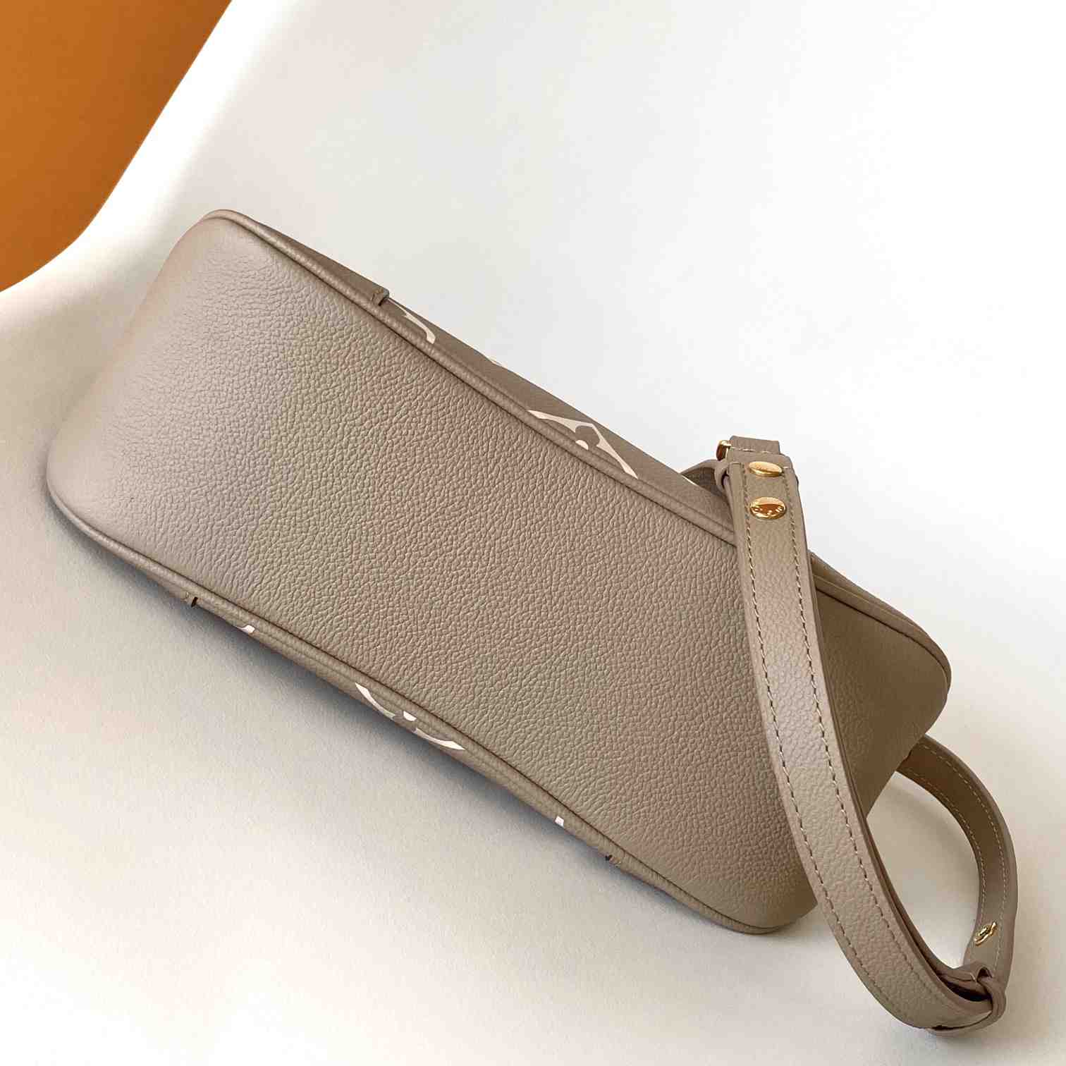 Louis Vuitton Boulogne  M13224 - DopestKickz