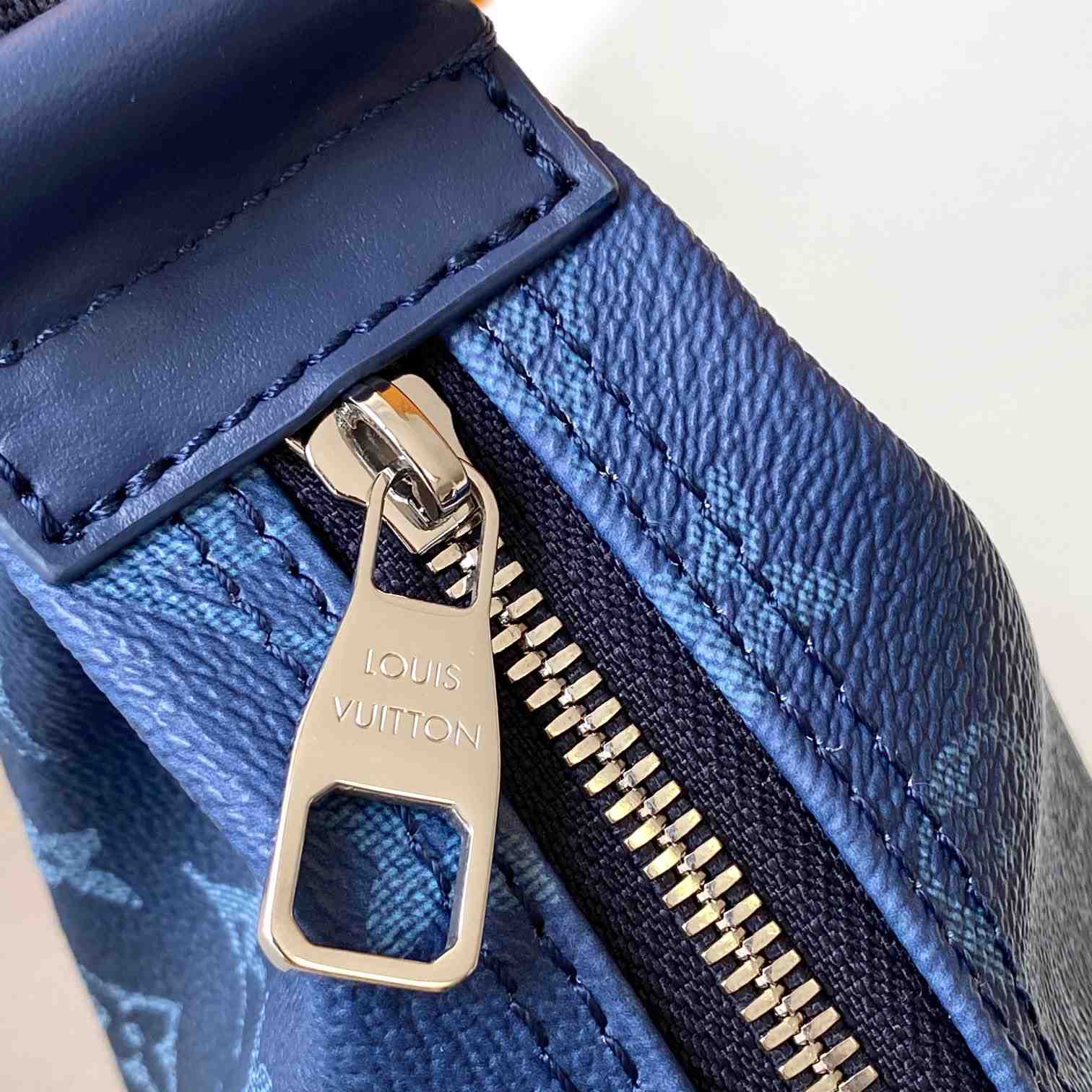 Louis Vuitton Hamac Bag PM  M11594 - DopestKickz