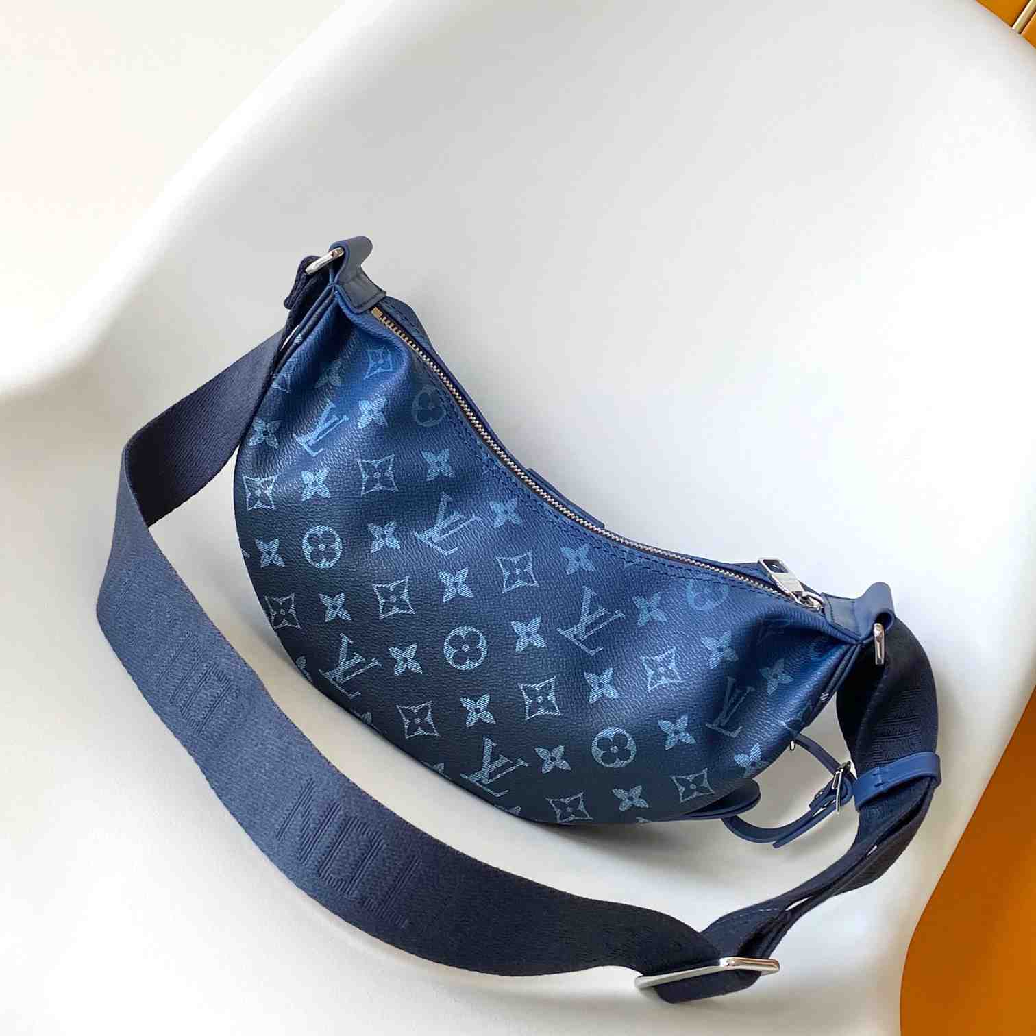 Louis Vuitton Hamac Bag PM  M11594 - DopestKickz