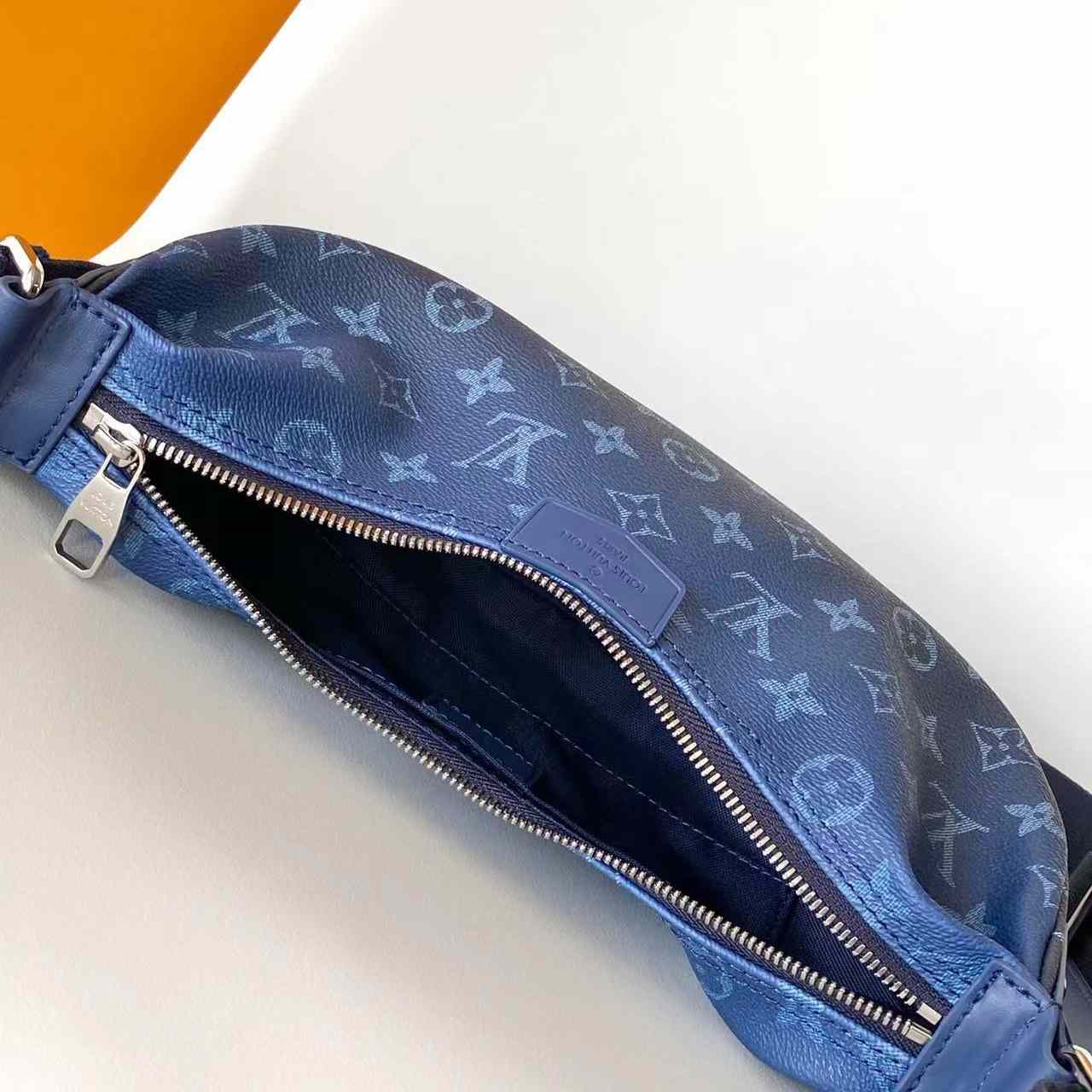 Louis Vuitton Hamac Bag PM  M11594 - DopestKickz