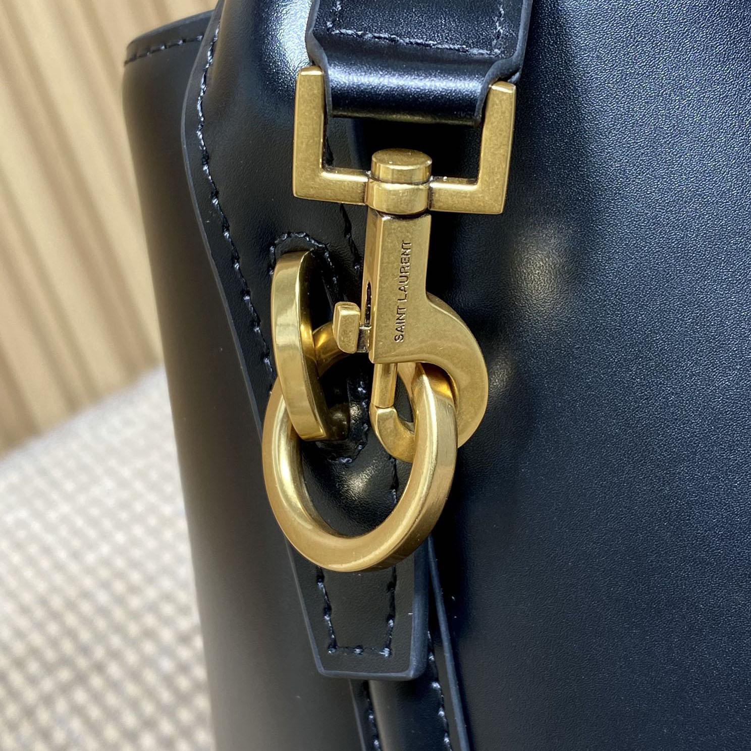 Saint Laurent Le 37 In Shiny Leather - DopestKickz