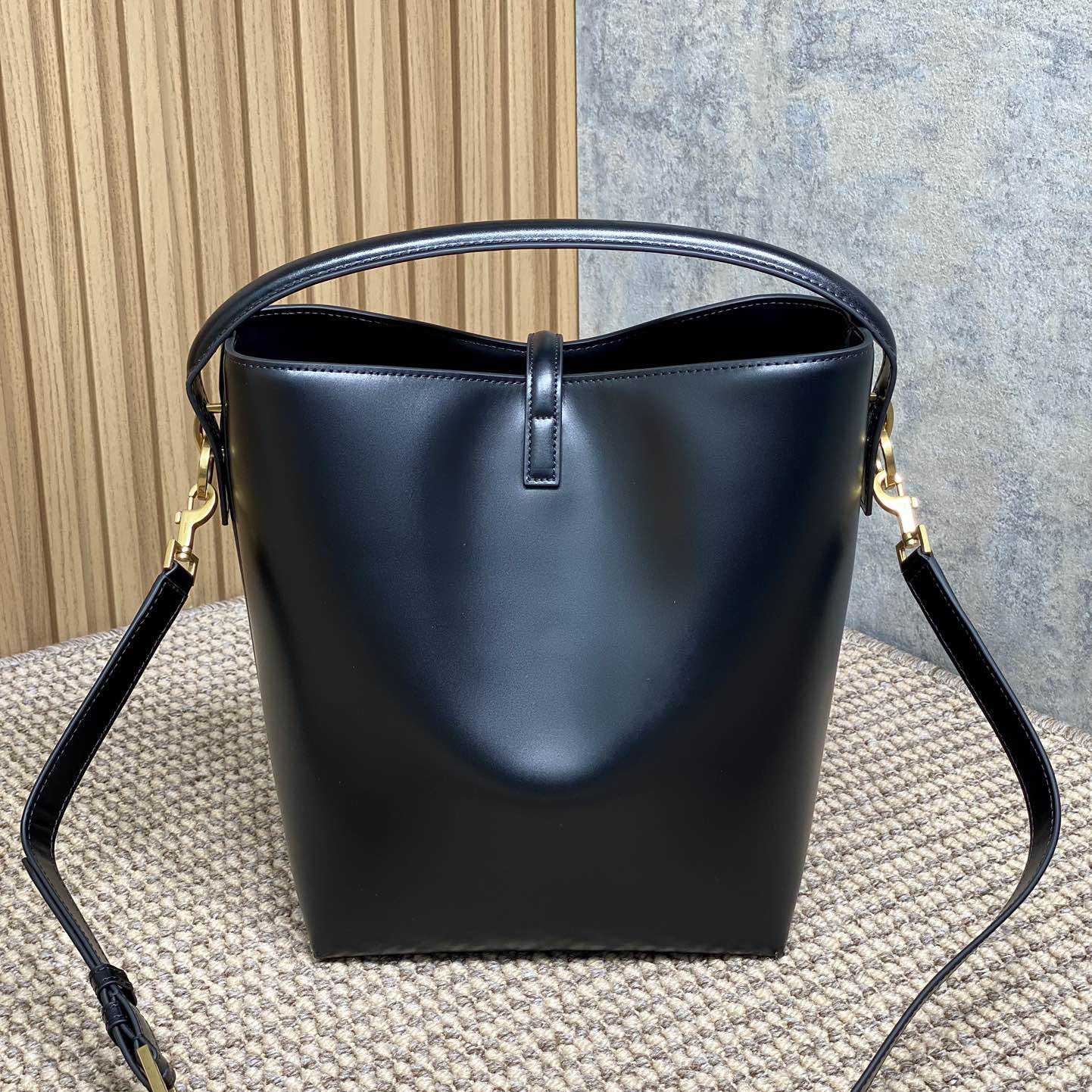 Saint Laurent Le 37 In Shiny Leather - DopestKickz