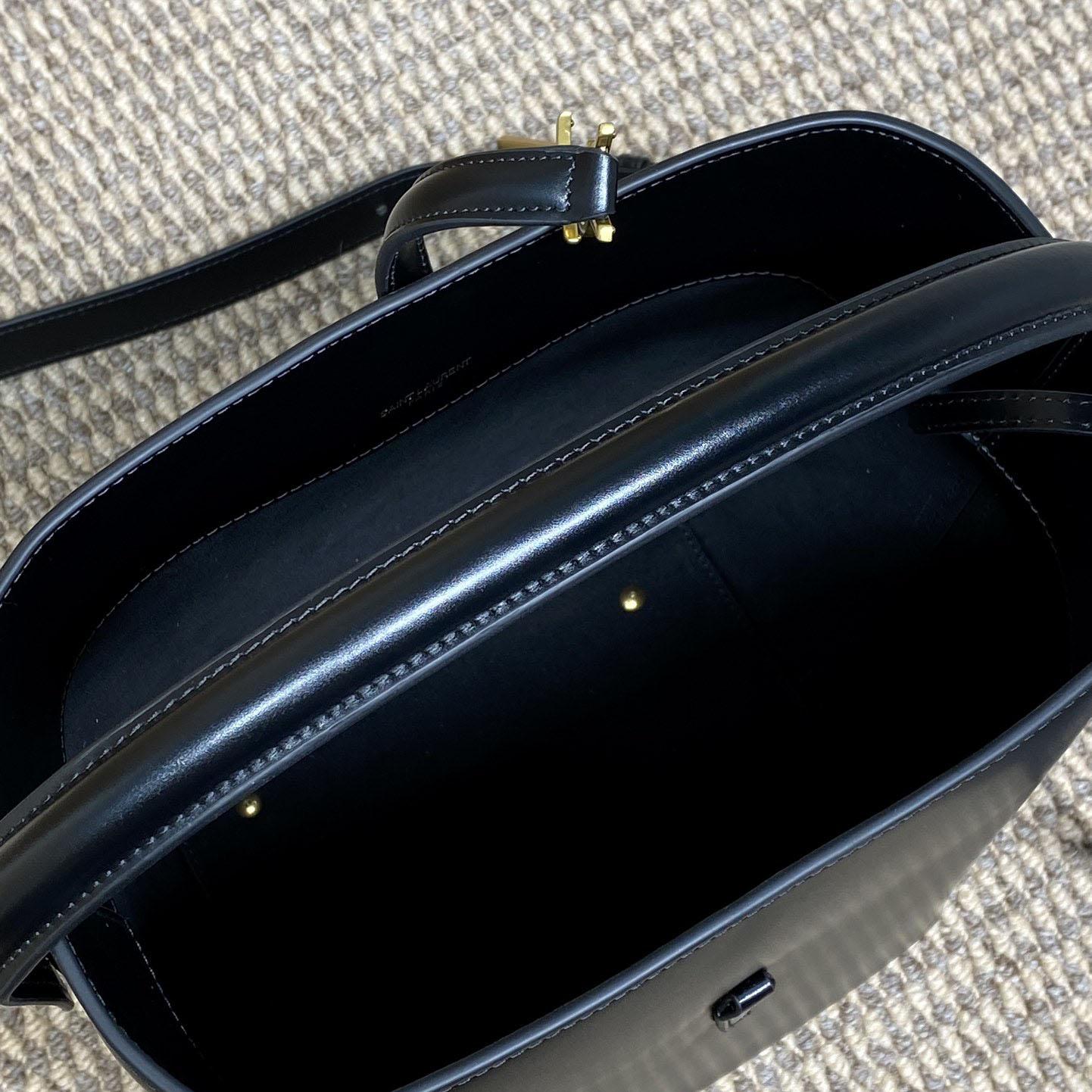 Saint Laurent Le 37 In Shiny Leather - DopestKickz