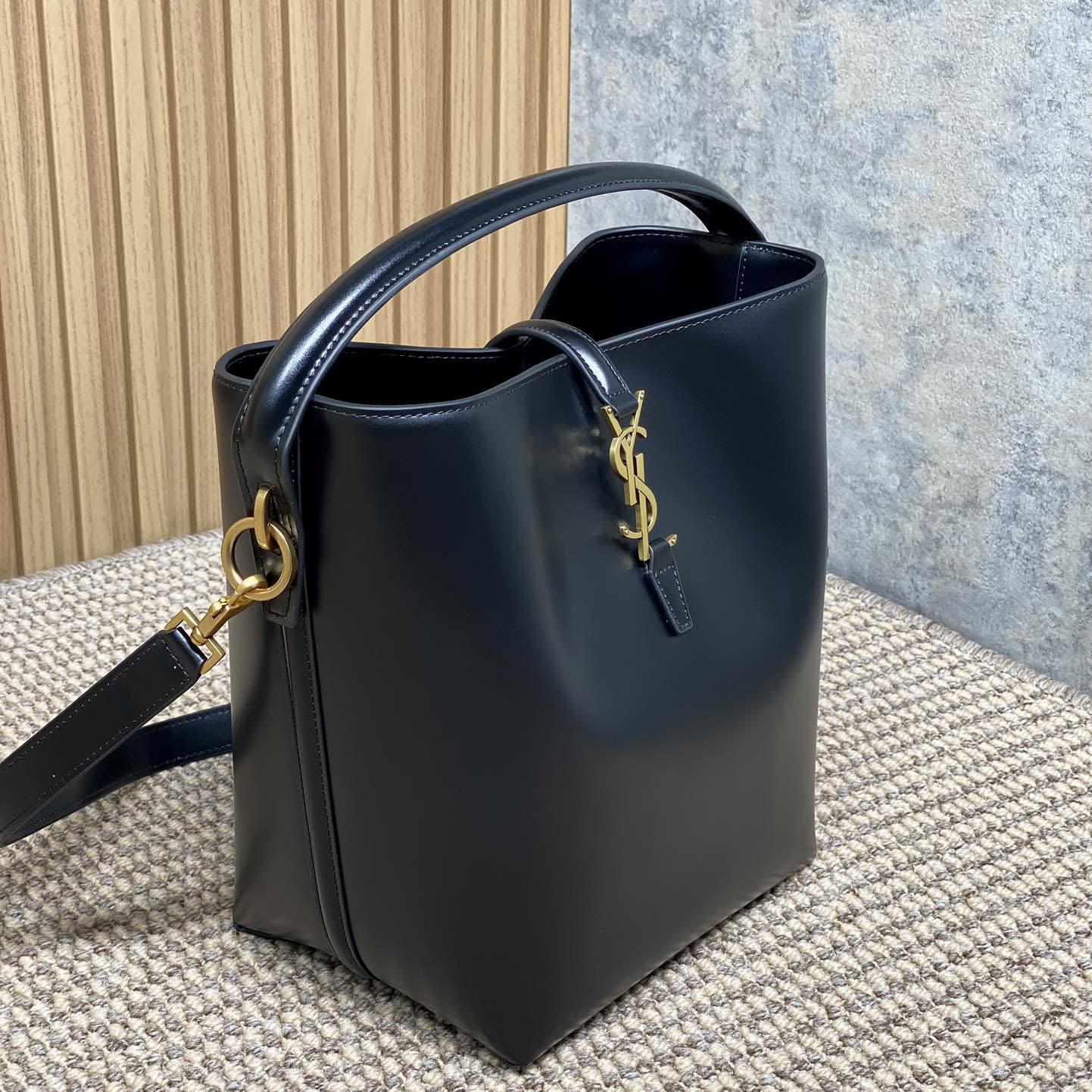 Saint Laurent Le 37 In Shiny Leather - DopestKickz