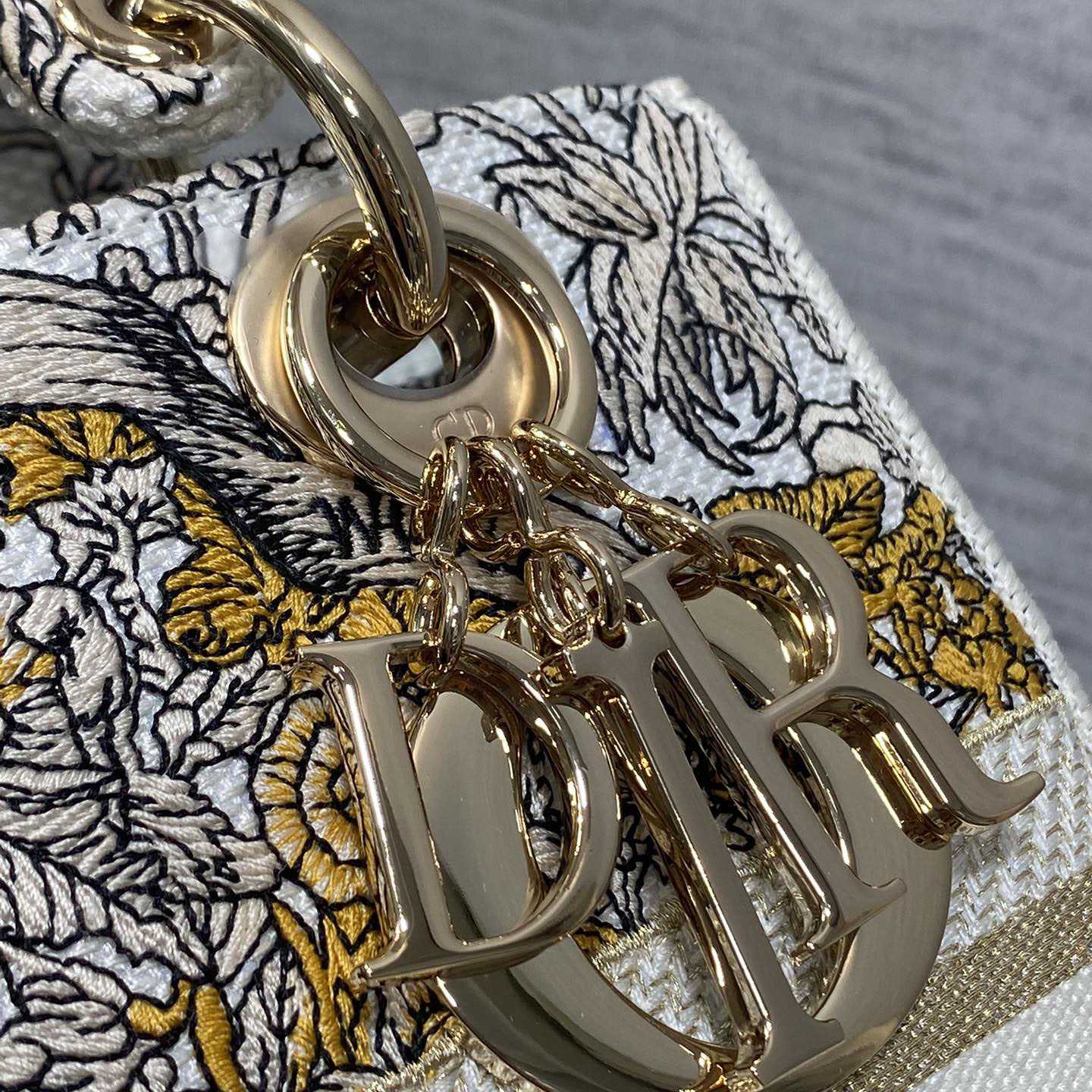 Dior Dioramour Medium Lady D-Lite Bag - DopestKickz