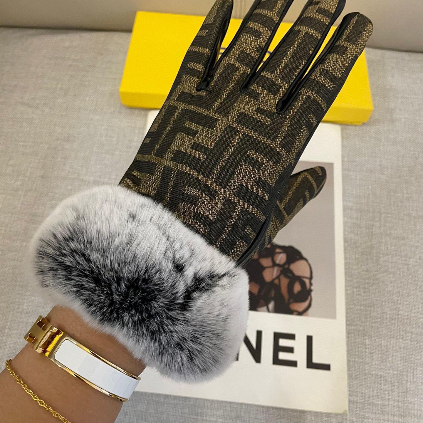Fendi Gloves - DopestKickz