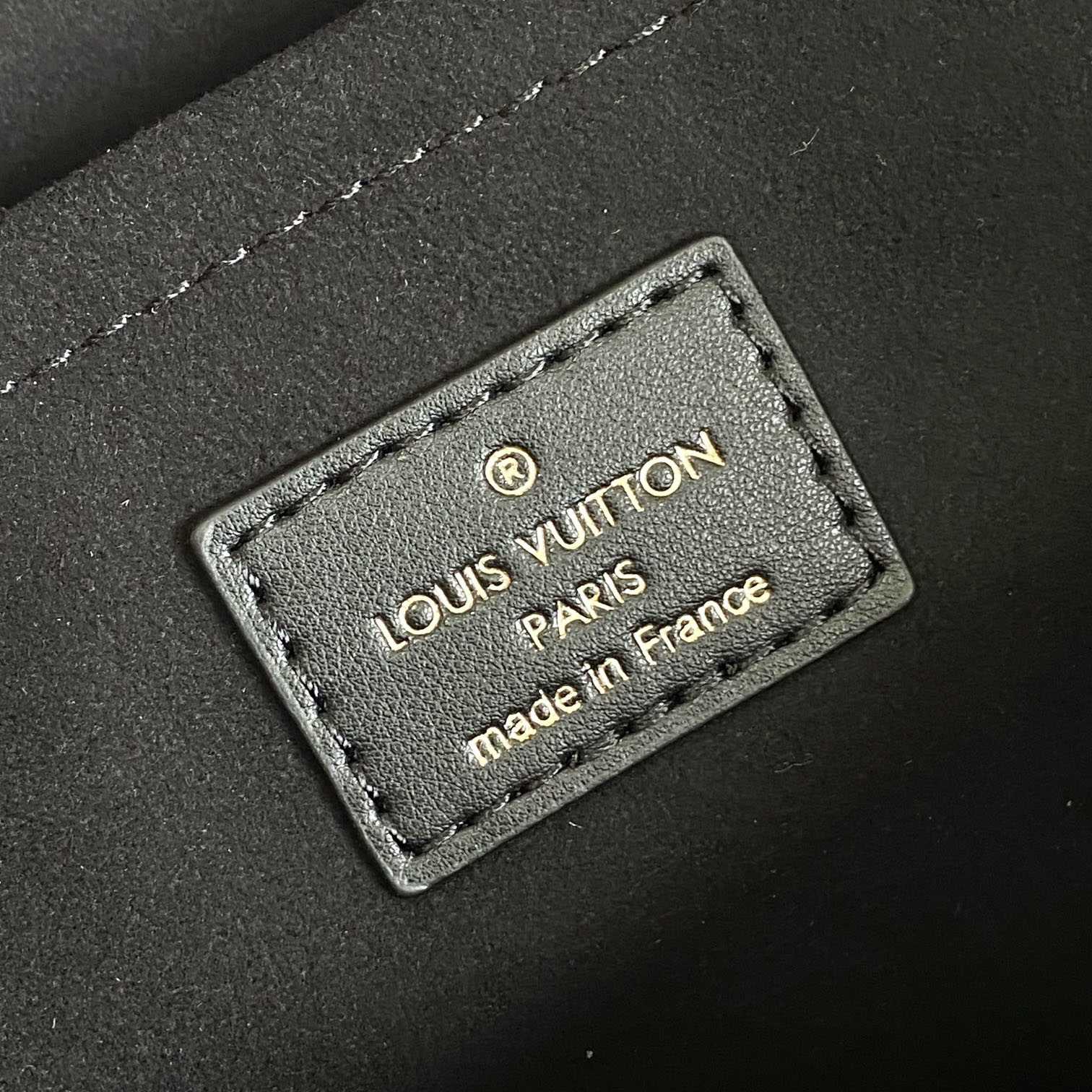 Louis Vuitton Babylone Tote MM   M47185 - DopestKickz