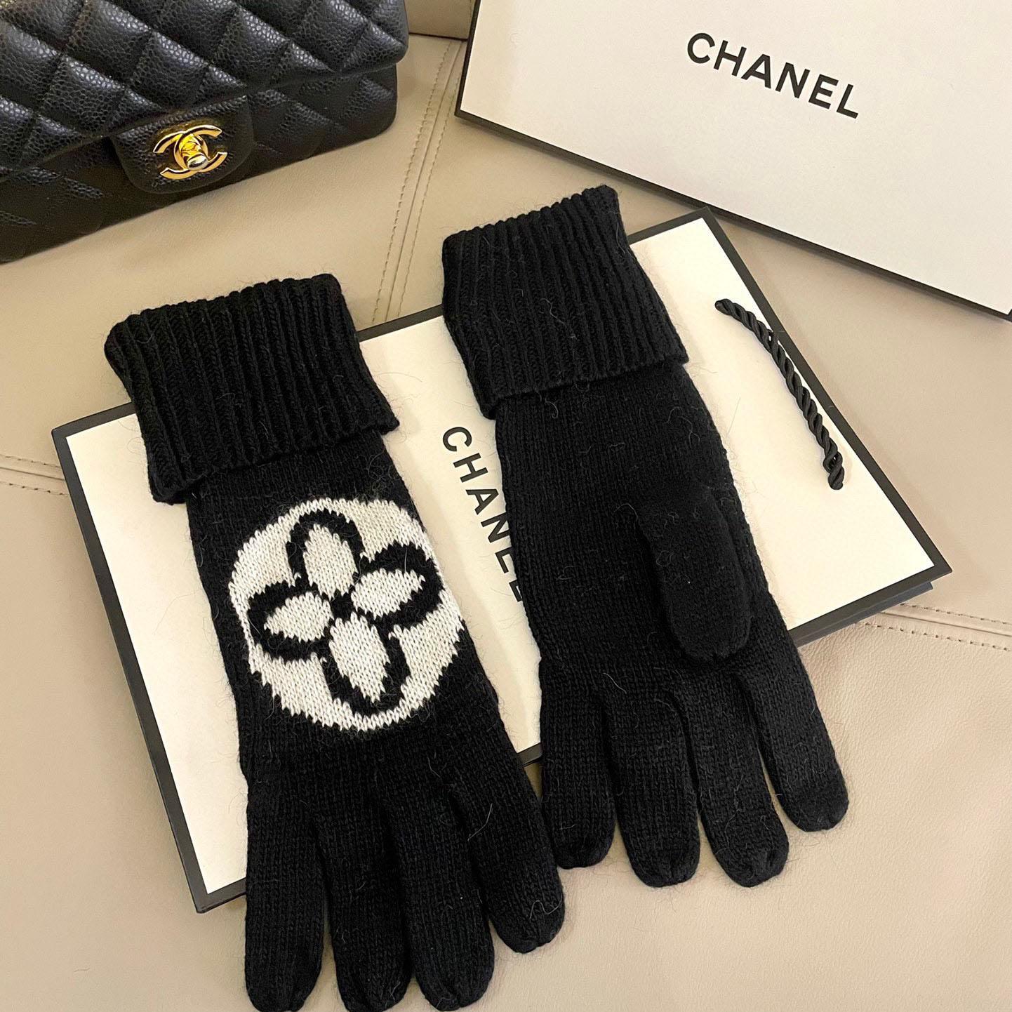 Louis Vuitton LV Medallion Gloves - DopestKickz