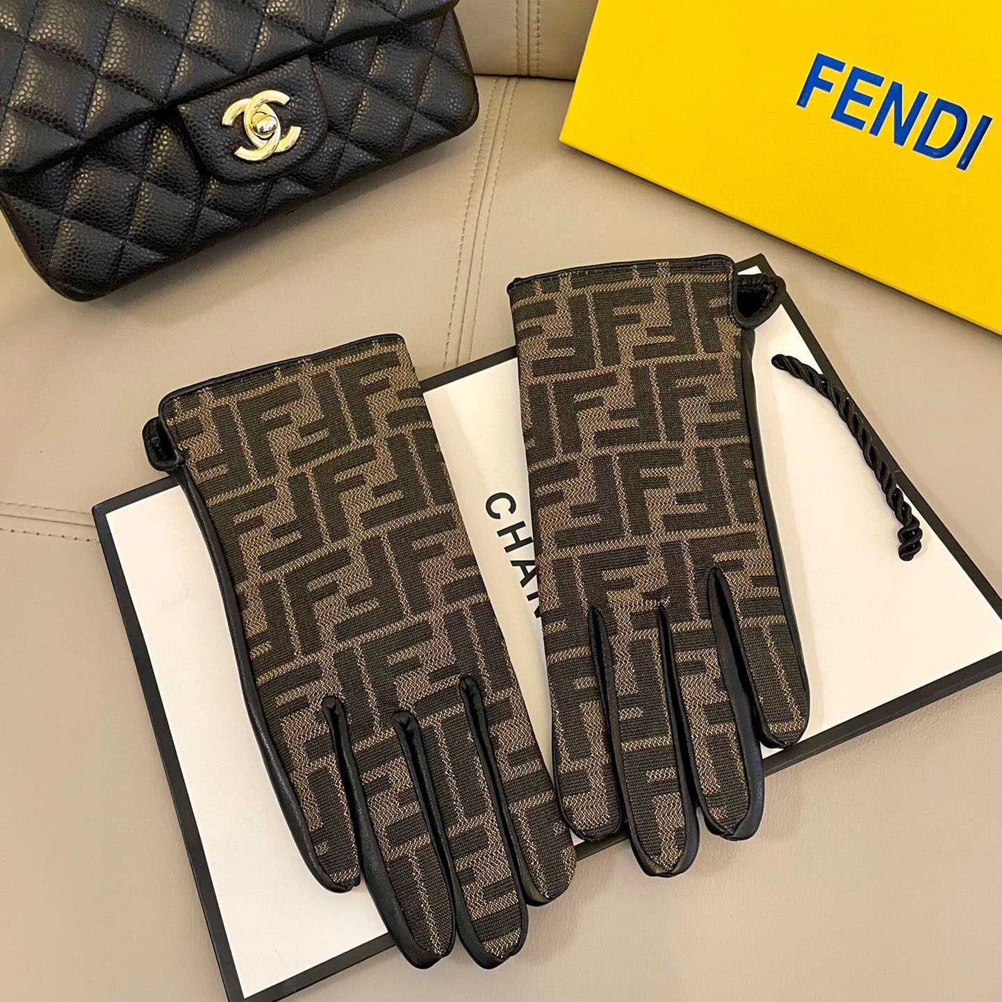 Fendi Gloves - DopestKickz