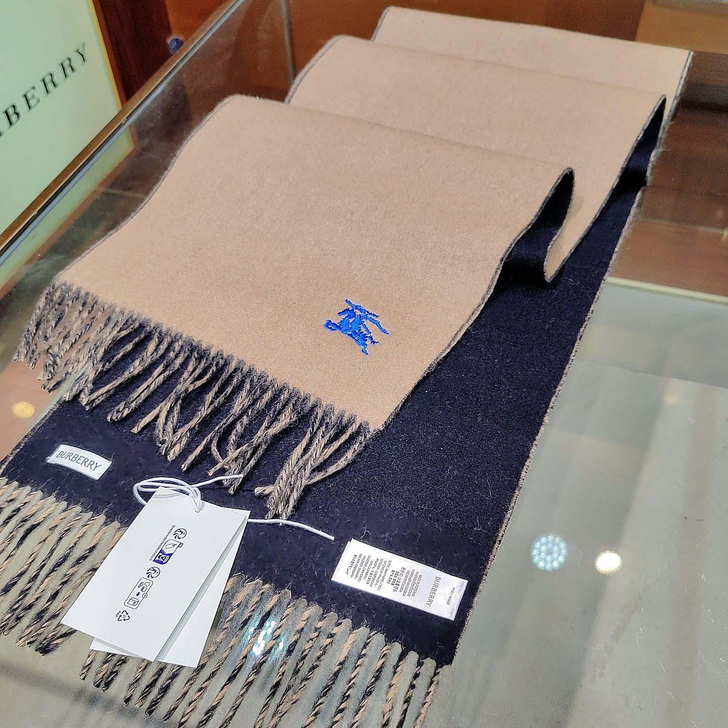 Burberry Reversible Cashmere Scarf - DopestKickz