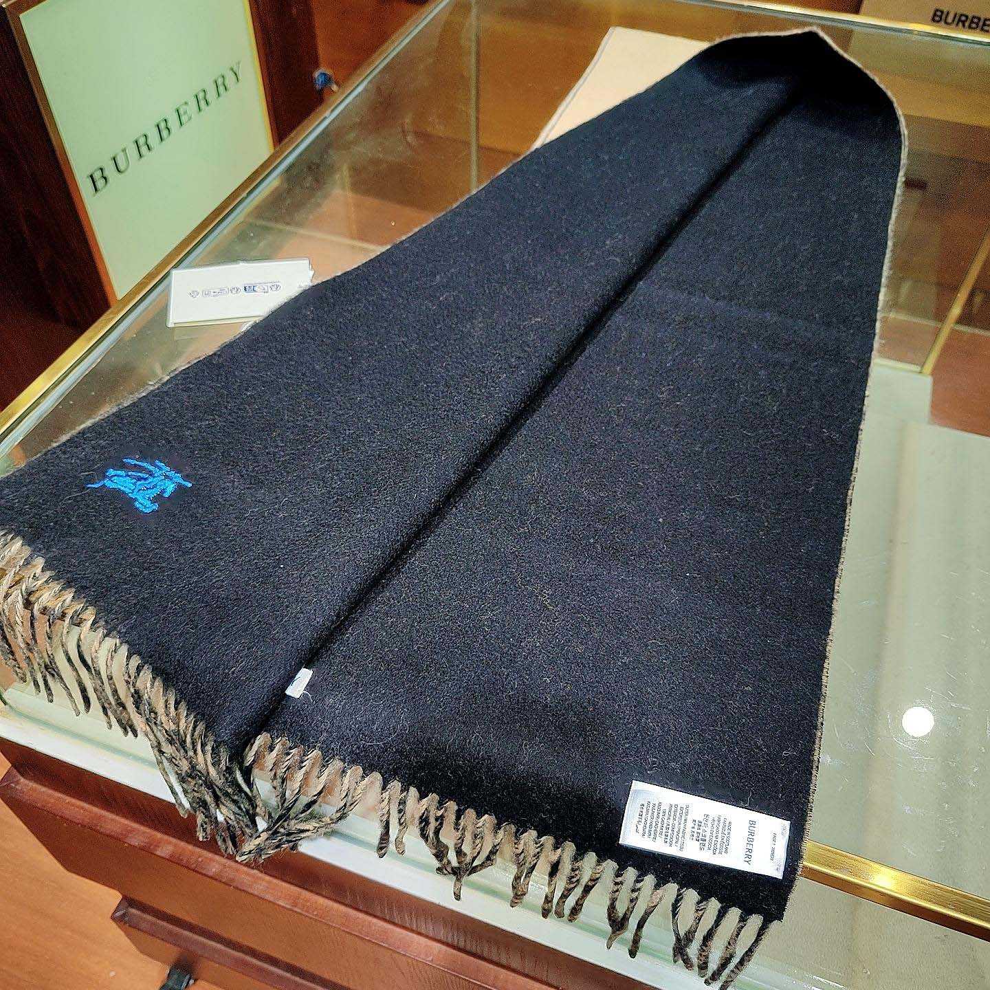 Burberry Reversible Cashmere Scarf - DopestKickz