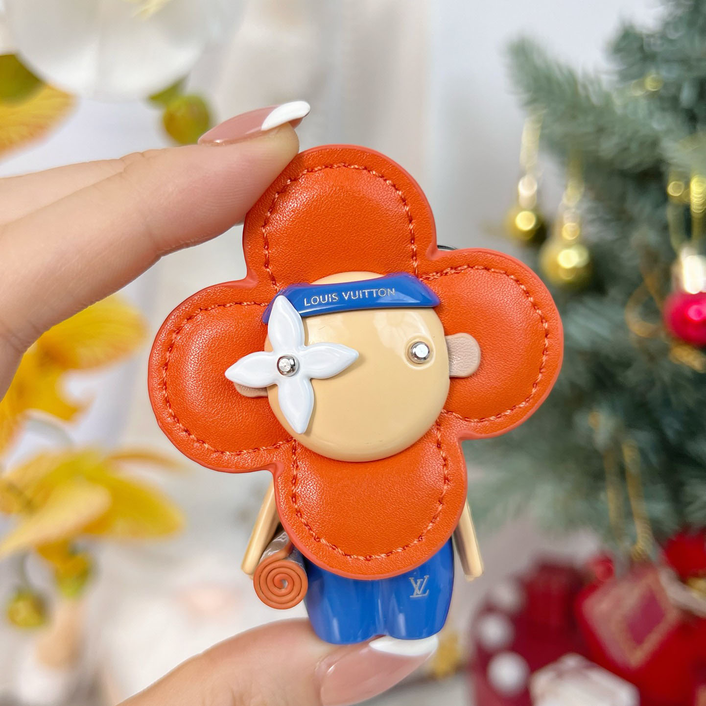 Louis Vuitton Vivienne Gym Bag Charm  M01198 - DopestKickz