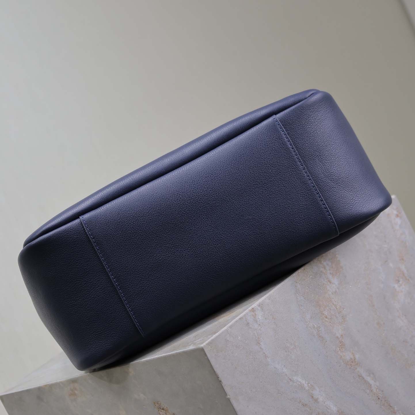 Saint Laurent LE 5 À 7 Supple Large In Grained Leather - DopestKickz