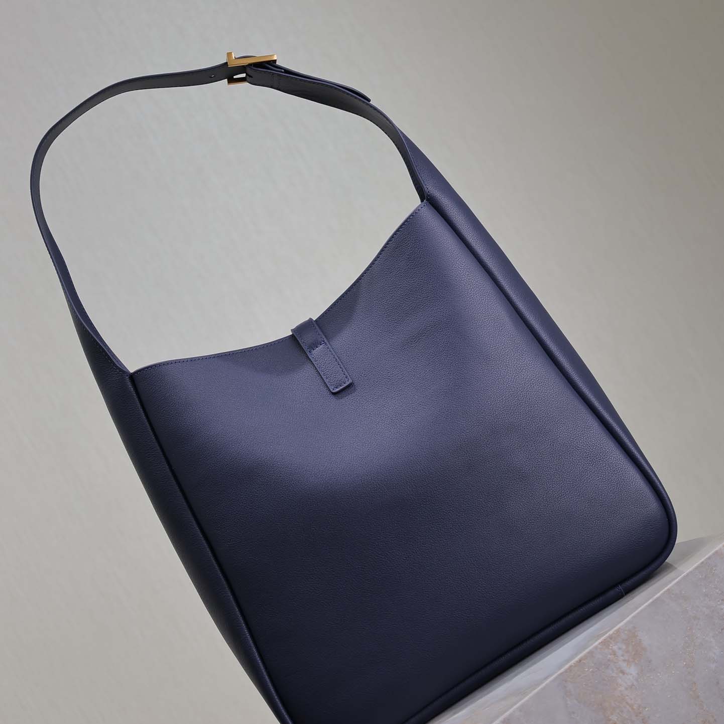 Saint Laurent LE 5 À 7 Supple Large In Grained Leather - DopestKickz