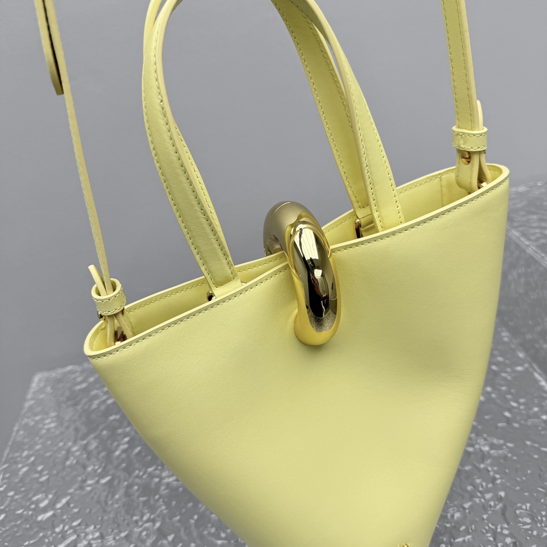 Jacquemus Le Petit Bambola Bag （10x10x20cm） - DopestKickz