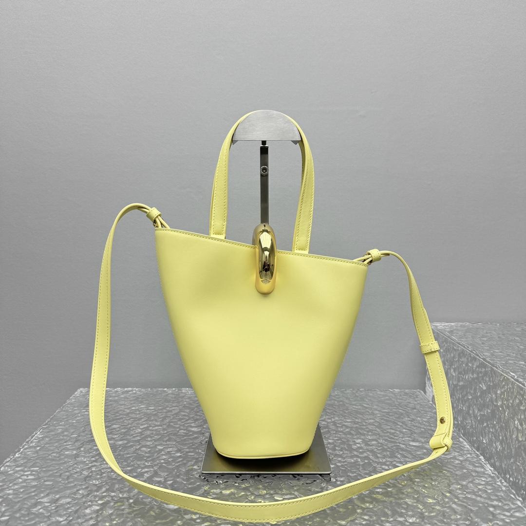 Jacquemus Le Petit Bambola Bag （10x10x20cm） - DopestKickz