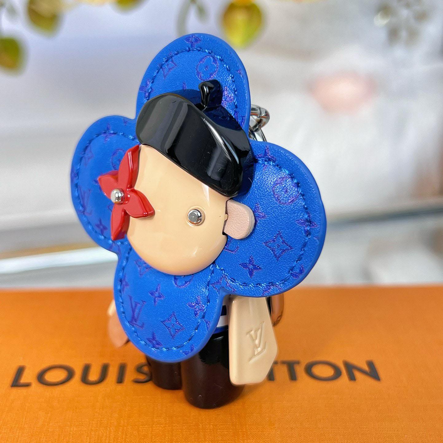 Louis Vuitton Vivienne in Paris Bag Charm  M01937 - DopestKickz