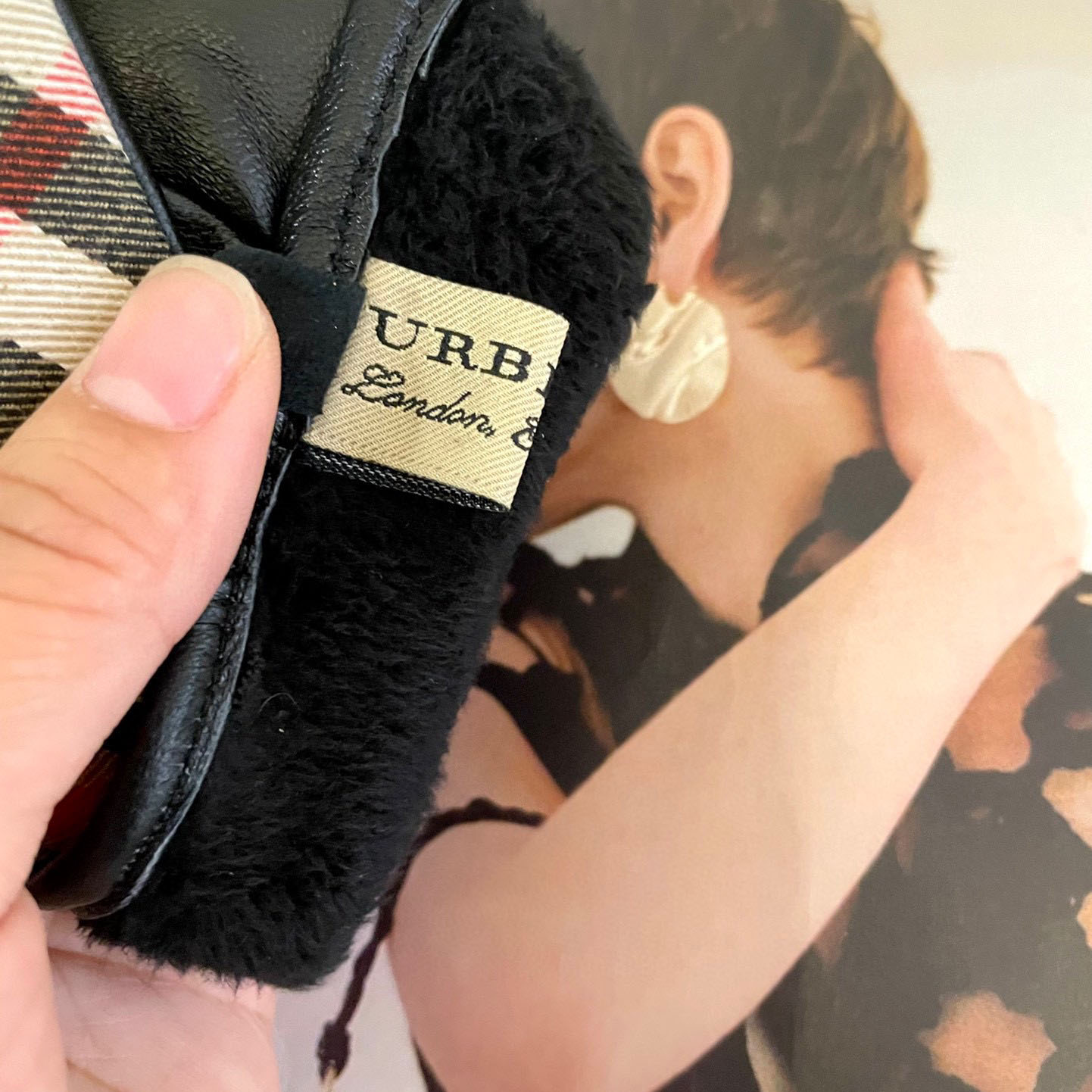 Burberry Gloves  - DopestKickz