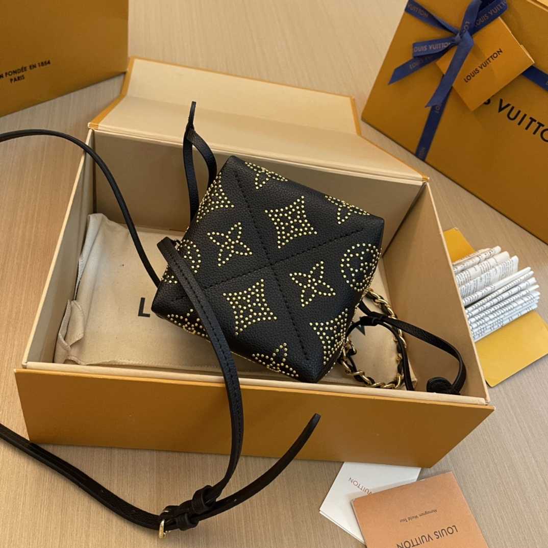 Louis Vuitton Pico Bella   M82744 - DopestKickz