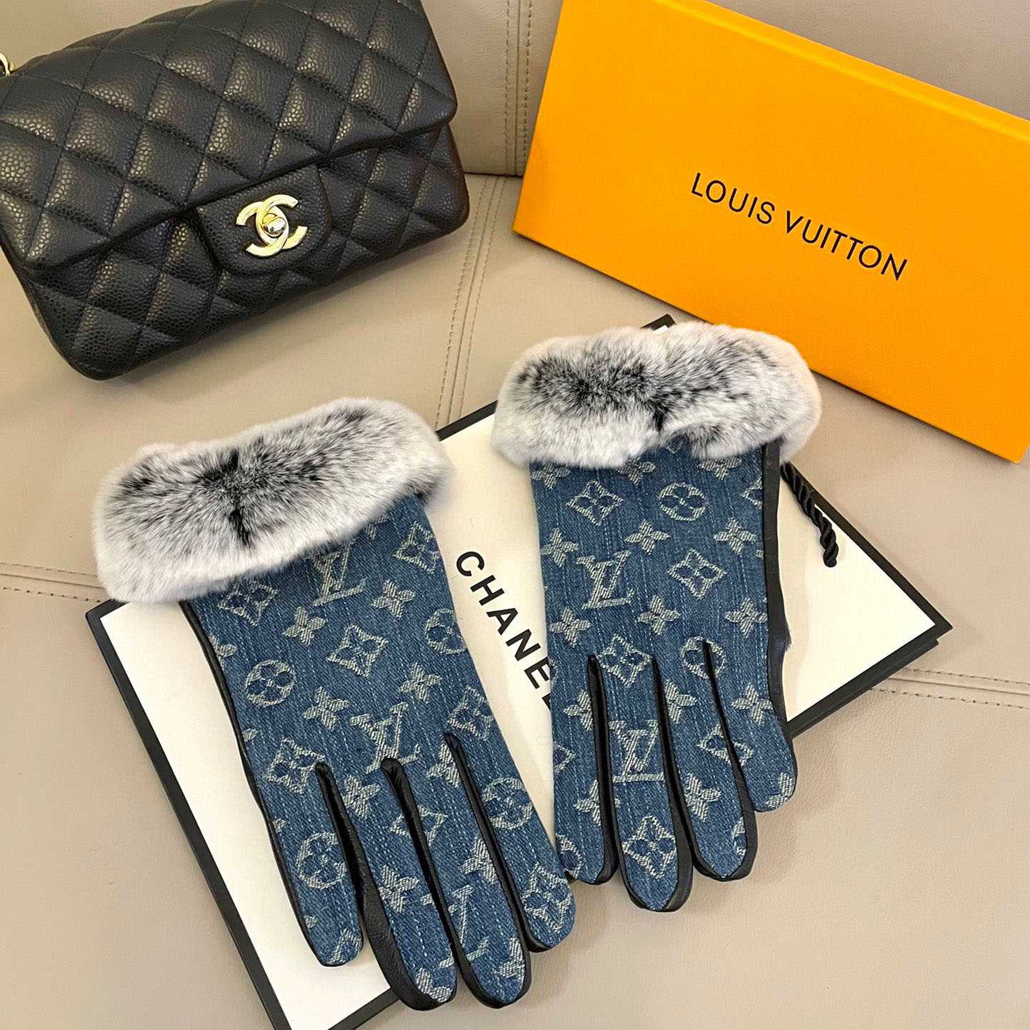 Louis Vuitton Gloves  - DopestKickz