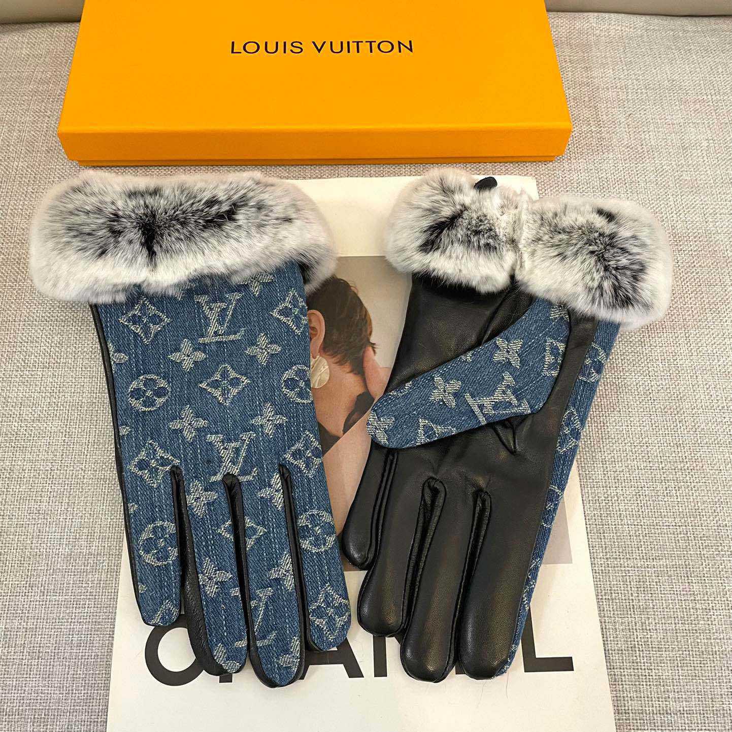 Louis Vuitton Gloves  - DopestKickz