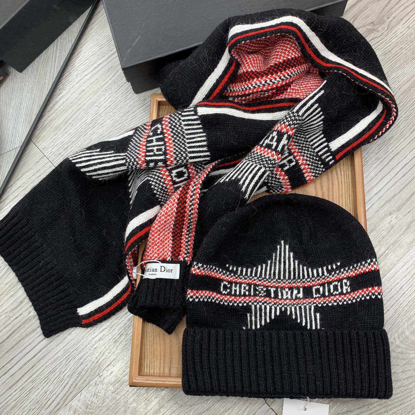 Dior Beanie And Scarf - DopestKickz