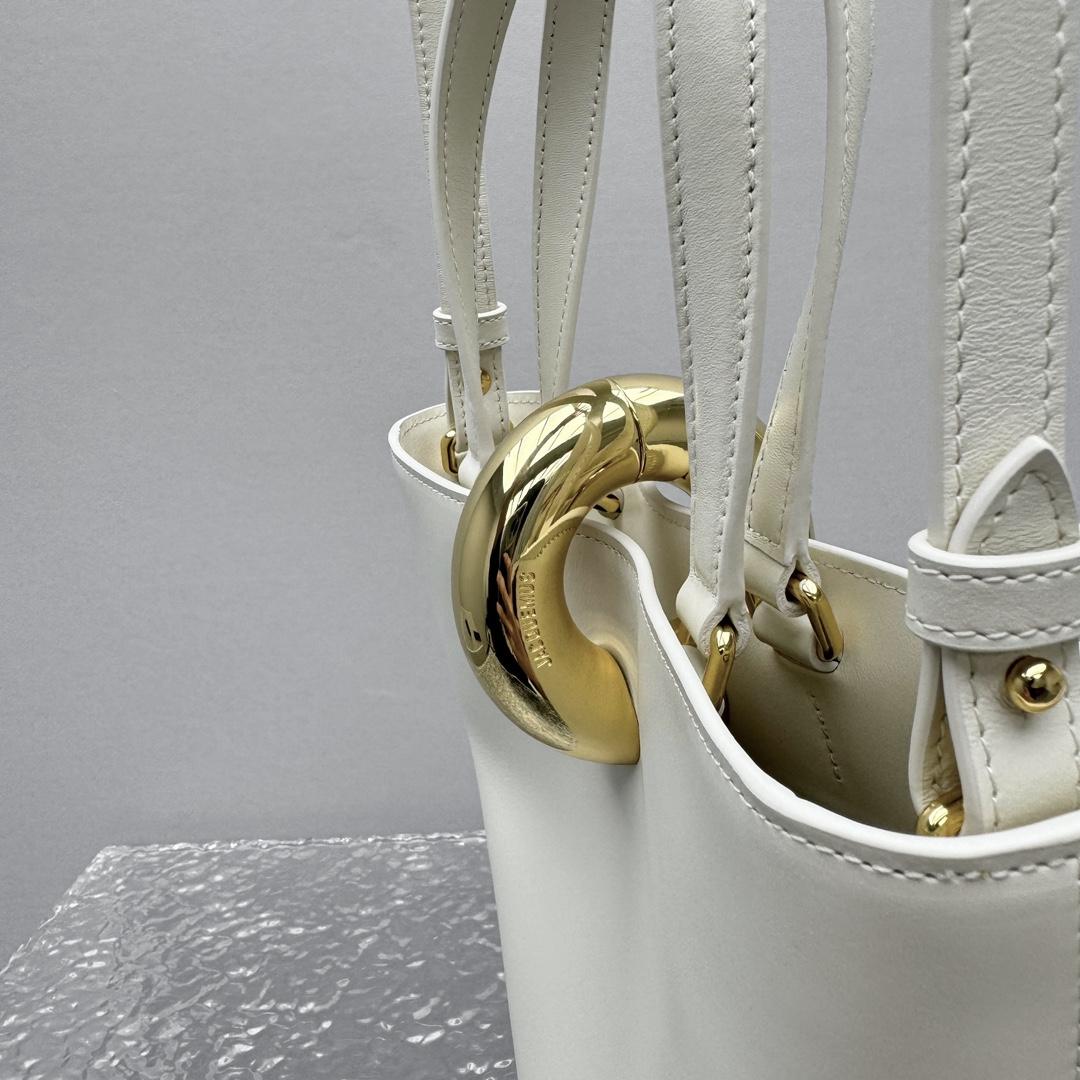 Jacquemus Le Petit Bambola Bag （10x10x20cm） - DopestKickz