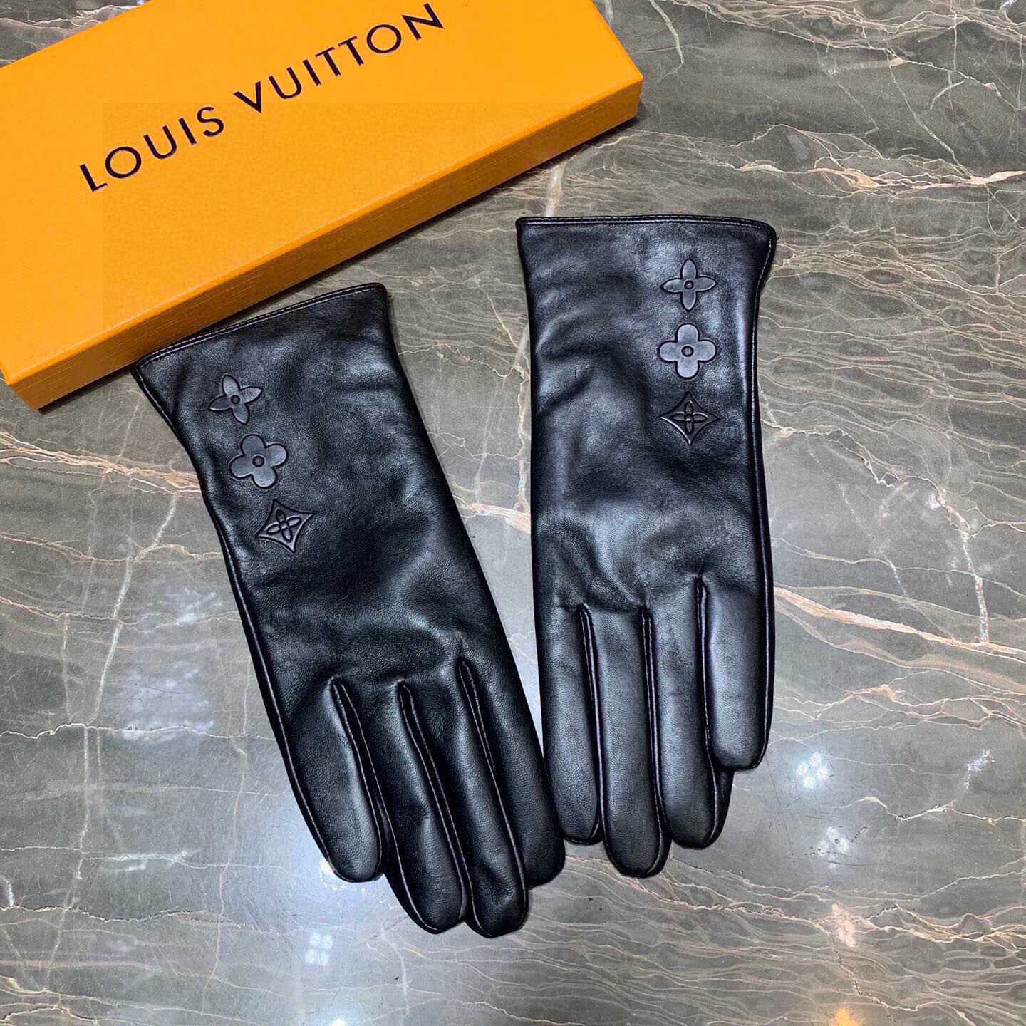 Louis Vuitton Gloves  - DopestKickz