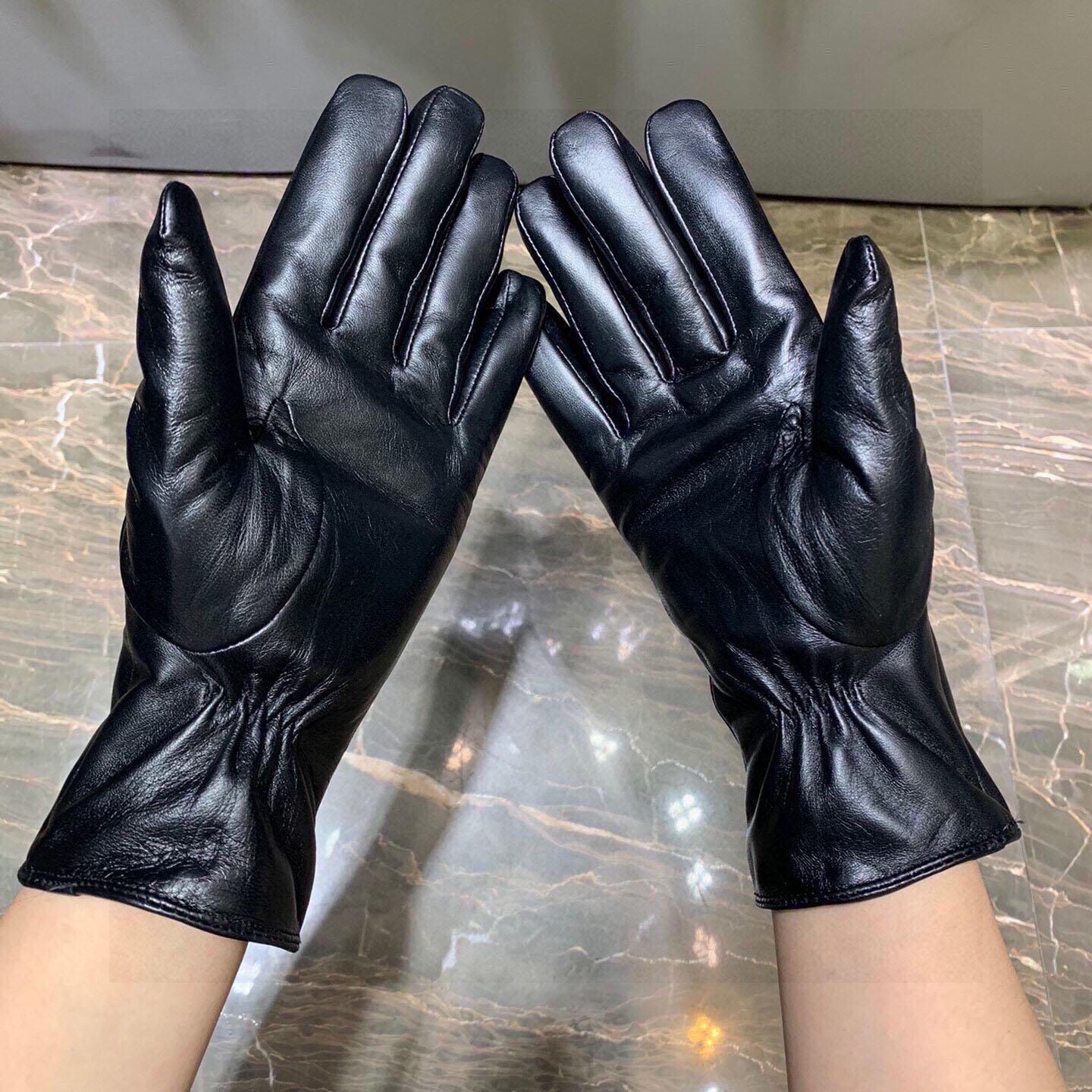 Louis Vuitton Gloves  - DopestKickz
