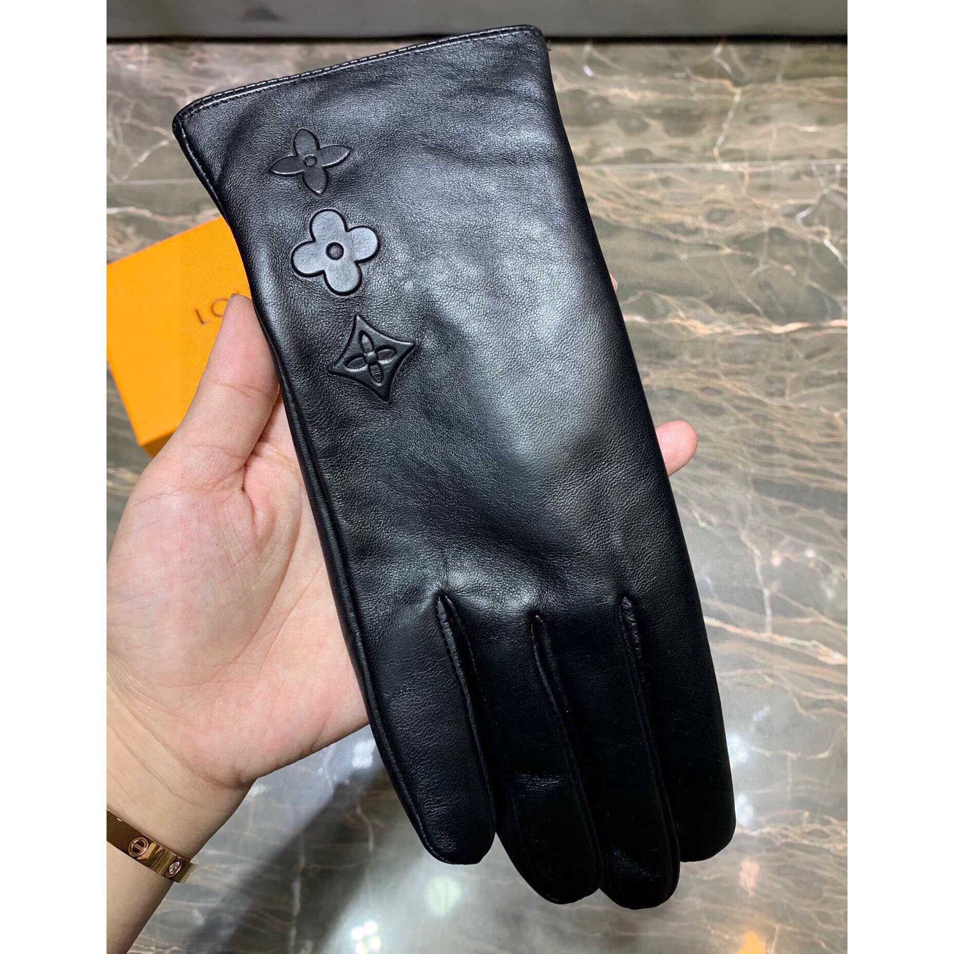 Louis Vuitton Gloves  - DopestKickz