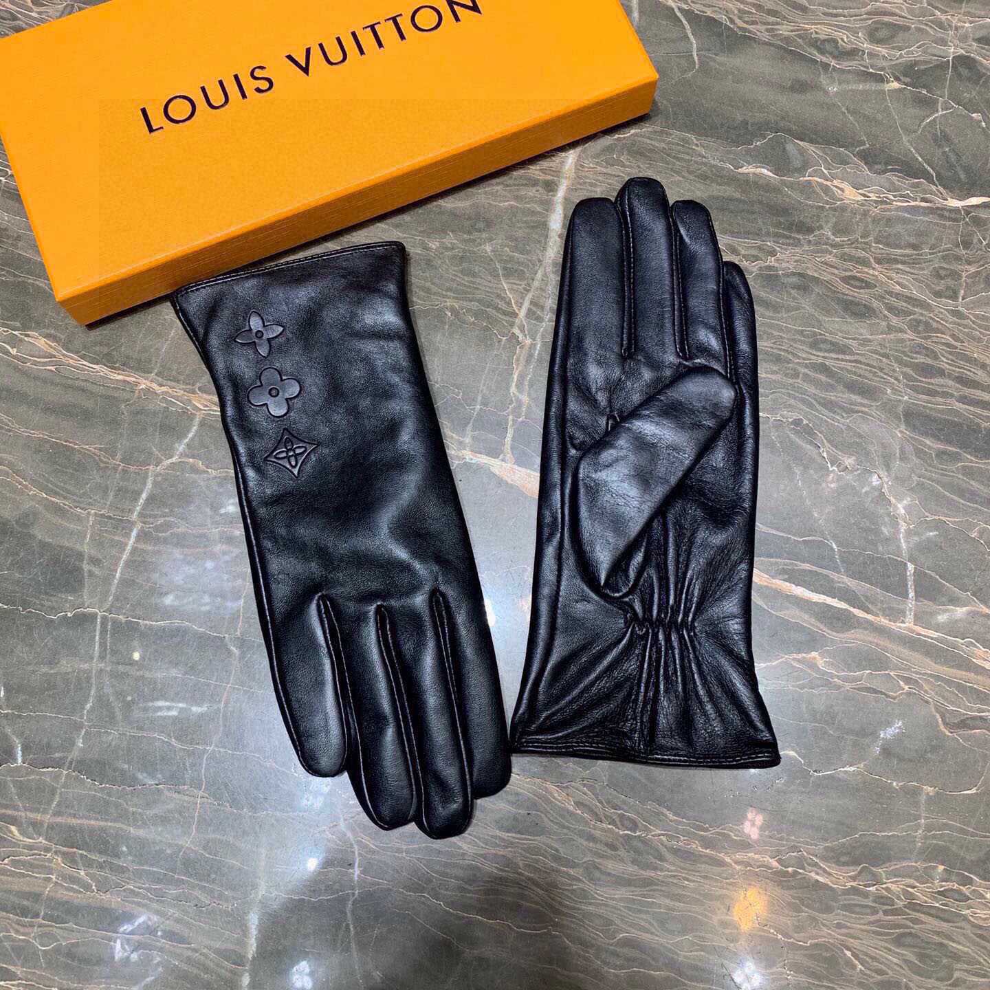 Louis Vuitton Gloves  - DopestKickz