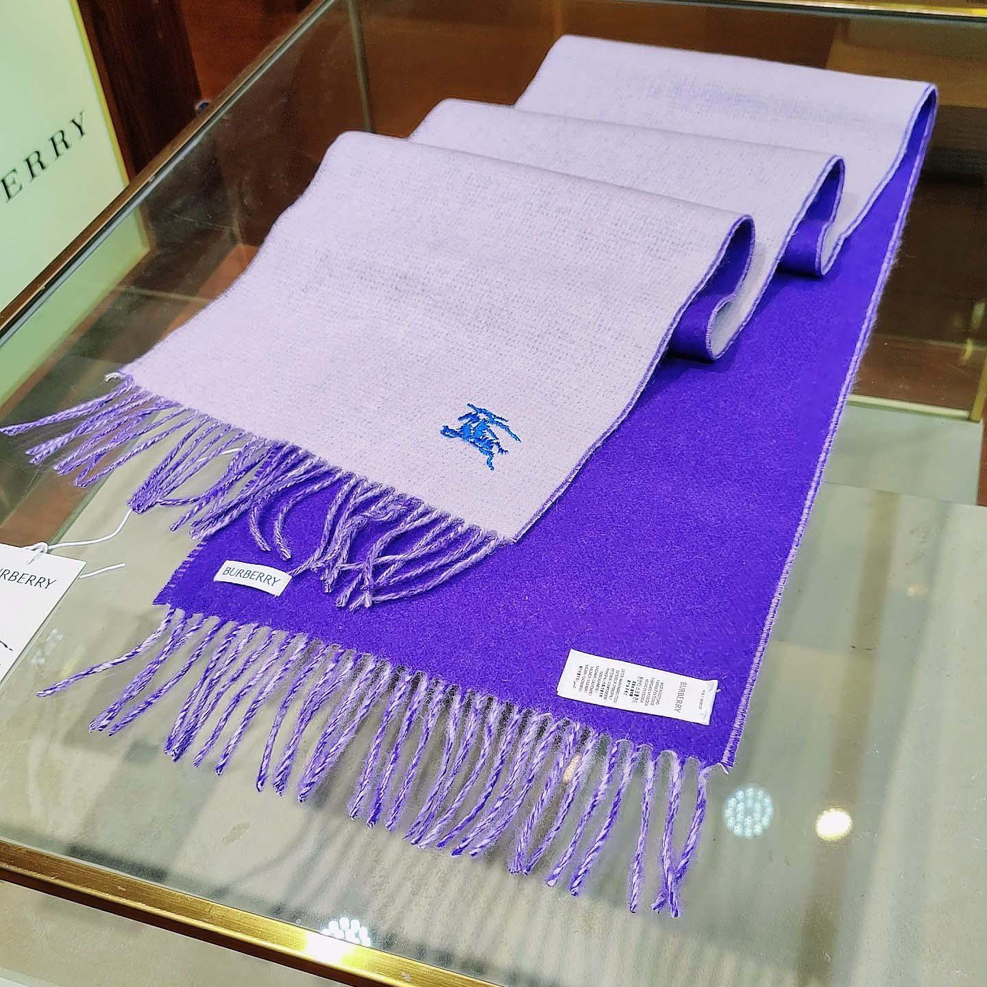 Burberry Reversible Cashmere Scarf - DopestKickz