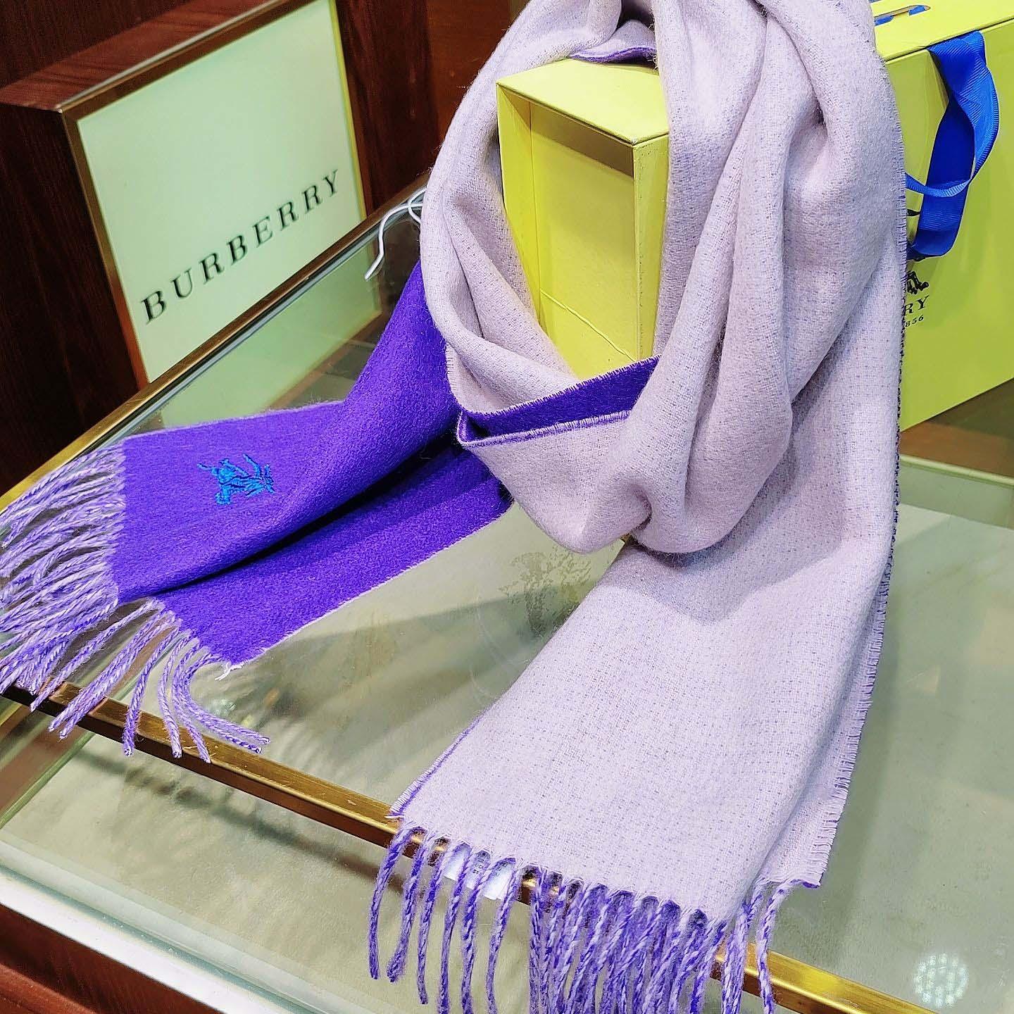 Burberry Reversible Cashmere Scarf - DopestKickz