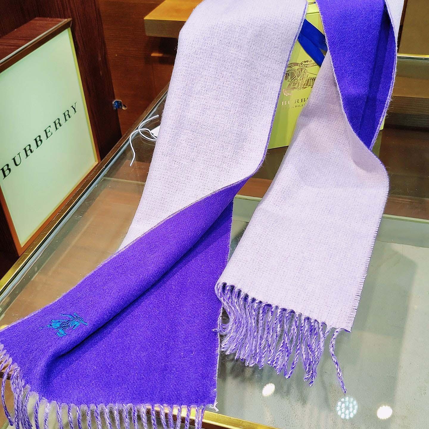 Burberry Reversible Cashmere Scarf - DopestKickz