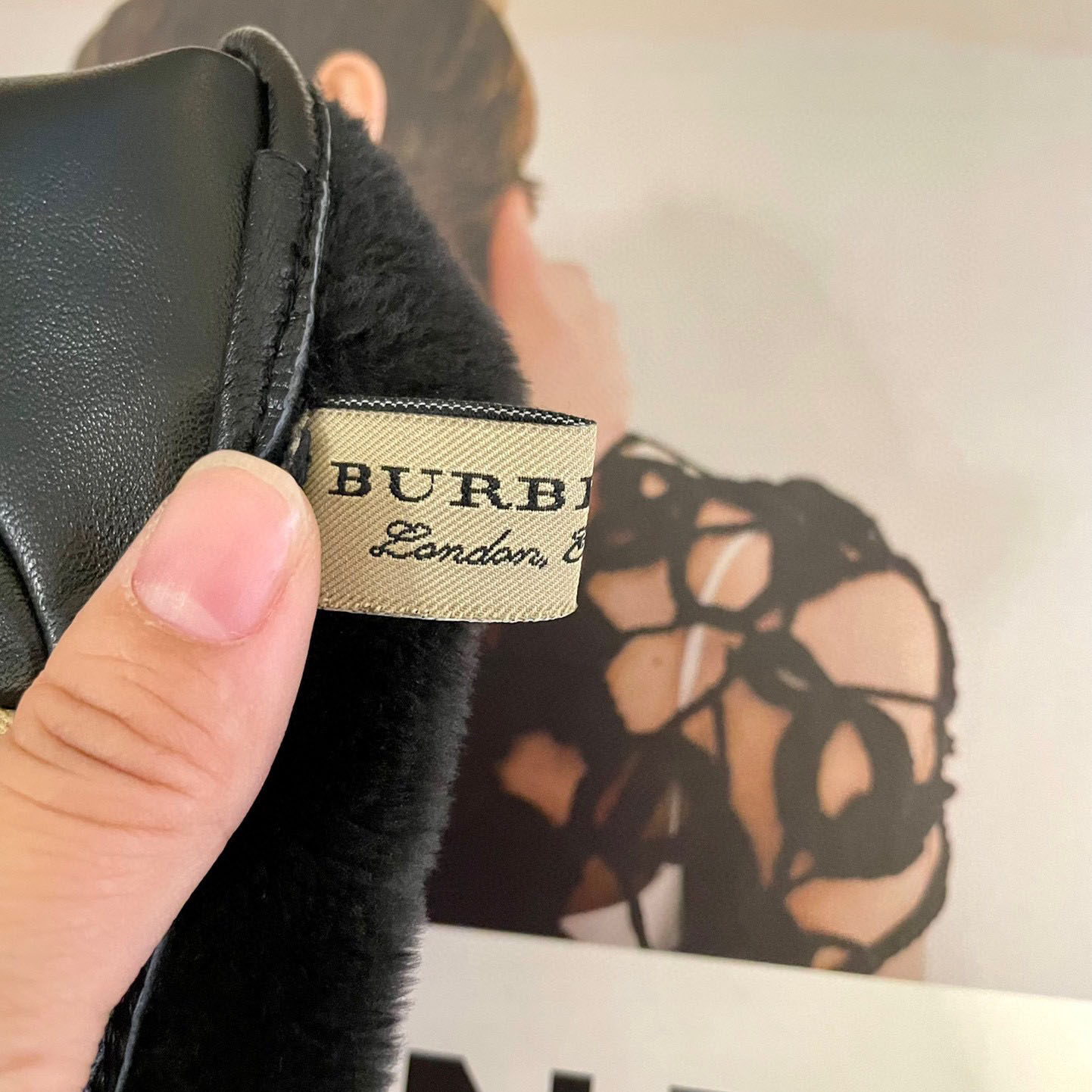 Burberry Gloves  - DopestKickz