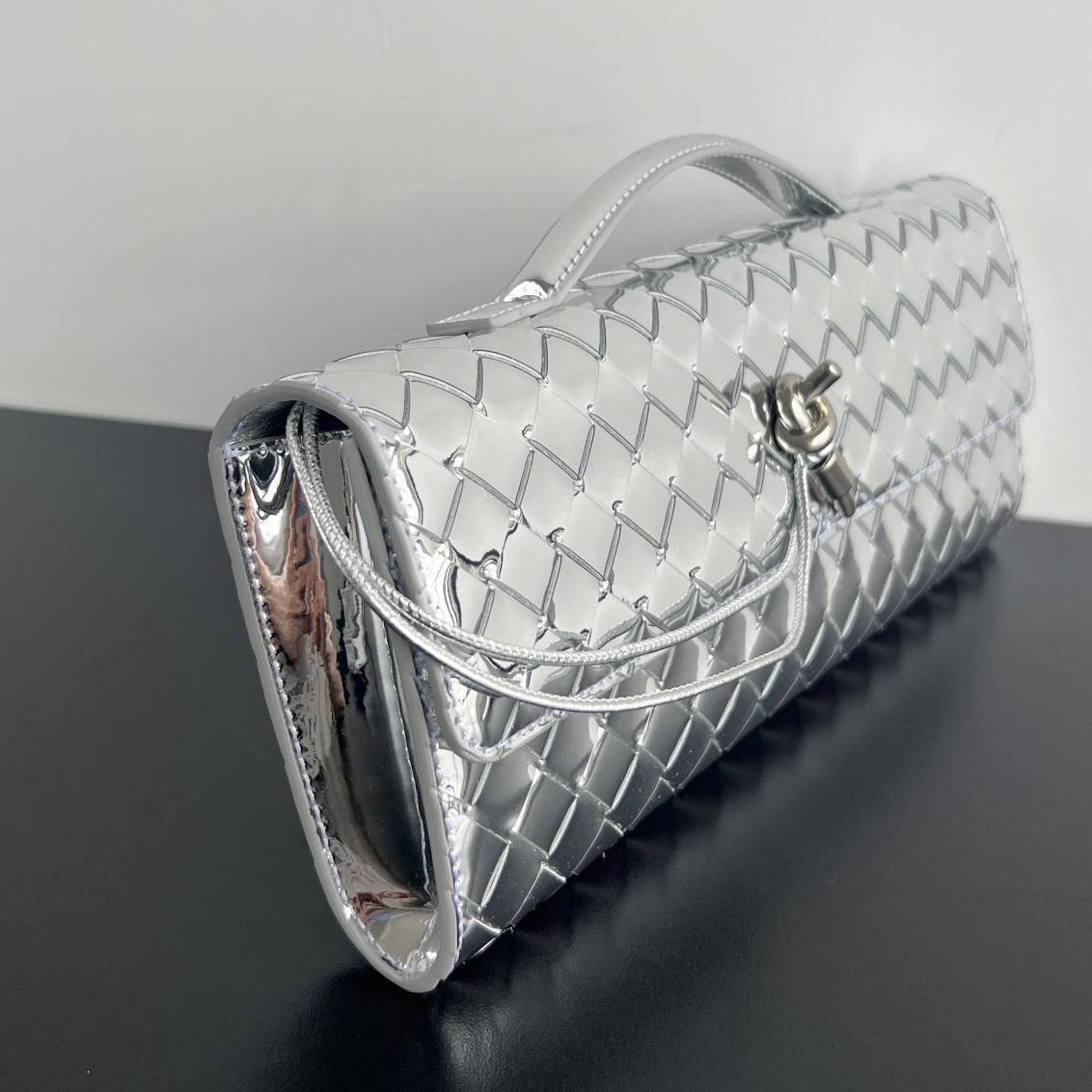Bottega Veneta Andiamo Clutch 31*13*3cm - DopestKickz