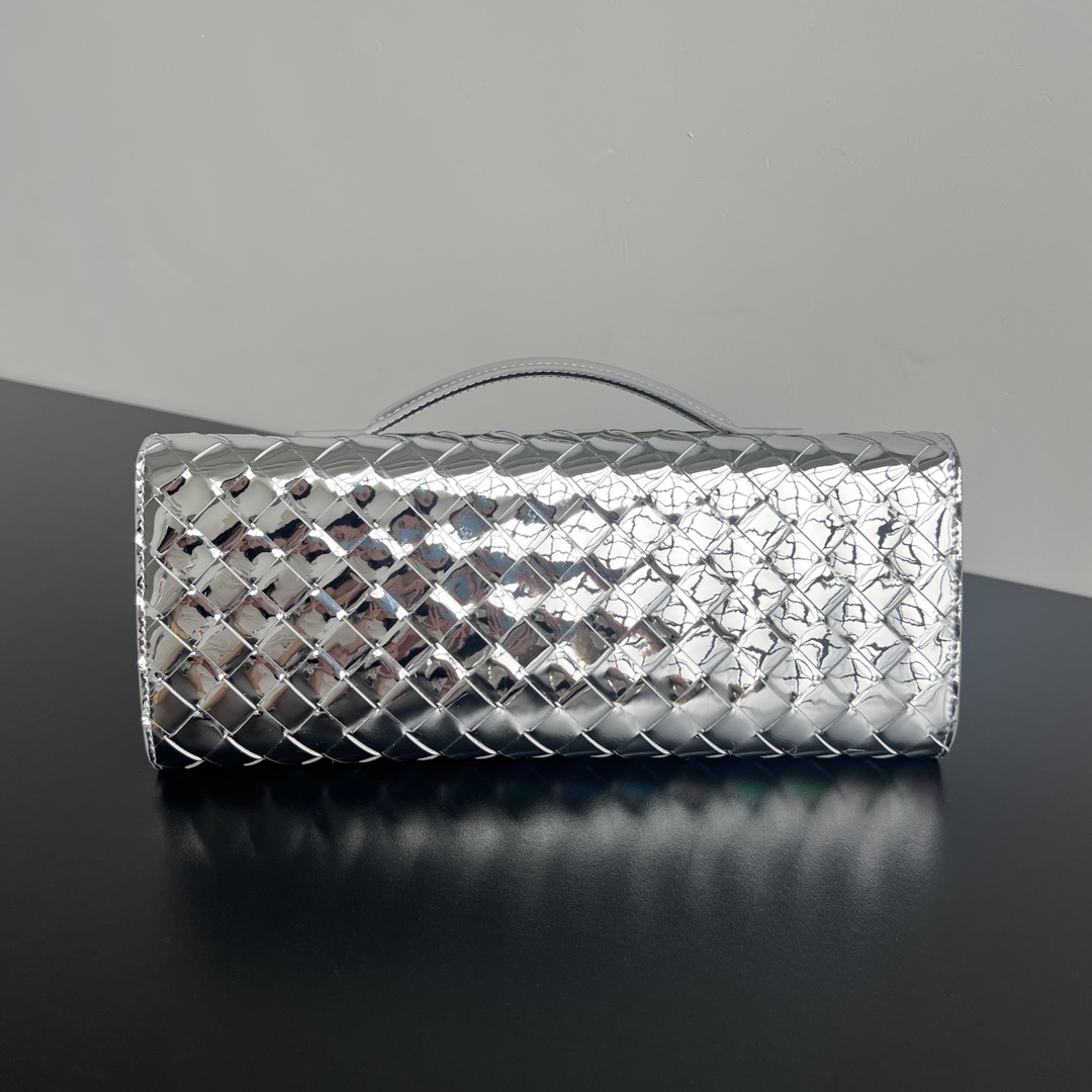 Bottega Veneta Andiamo Clutch 31*13*3cm - DopestKickz