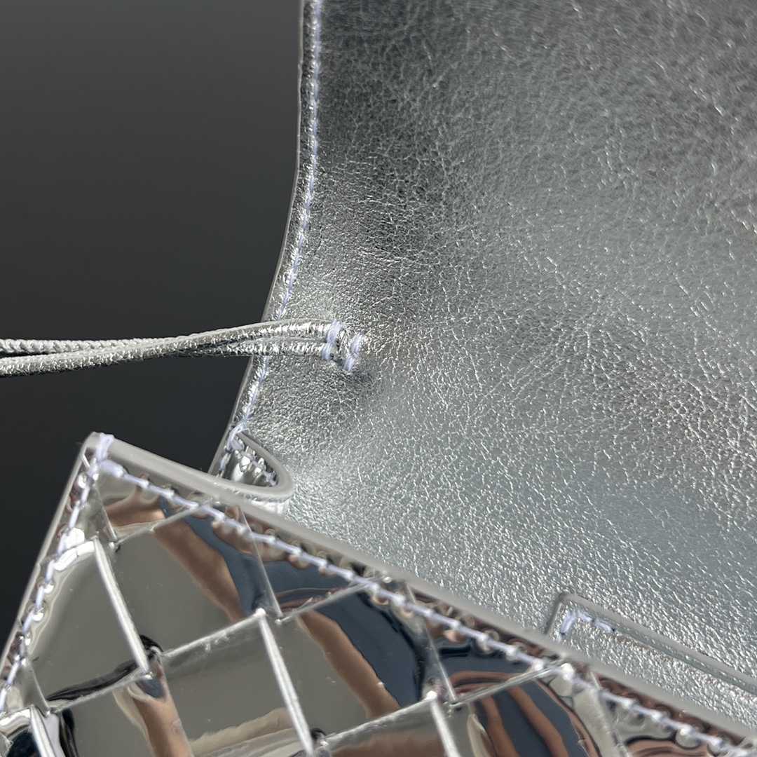 Bottega Veneta Andiamo Clutch 31*13*3cm - DopestKickz