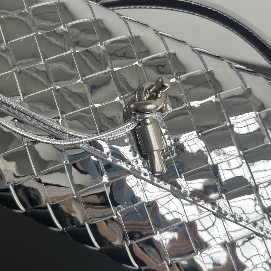 Bottega Veneta Andiamo Clutch 31*13*3cm - DopestKickz